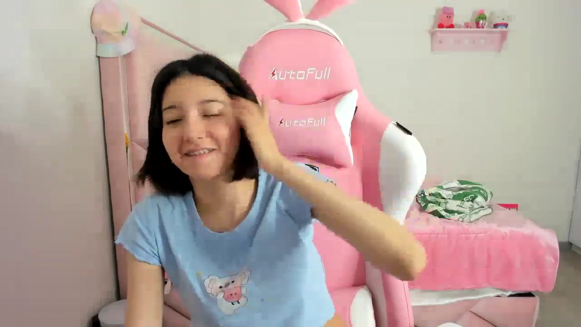 Gallery image thumbnail from Cherrycute666's myfreecams stream on, 12/22/2023, 03:33 image 16 of 20