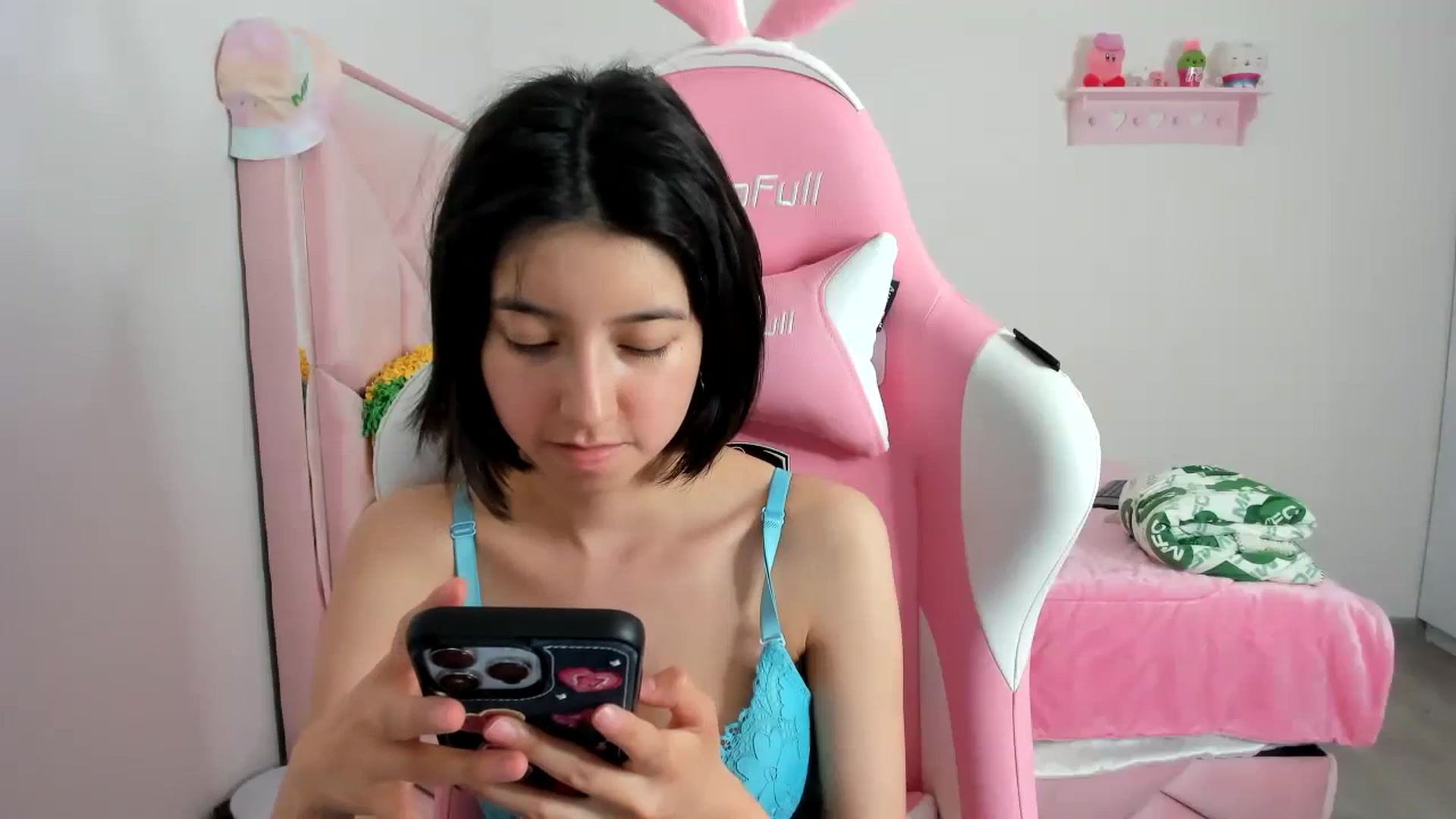 Gallery image thumbnail from Cherrycute666's myfreecams stream on, 12/22/2023, 06:18 image 14 of 20