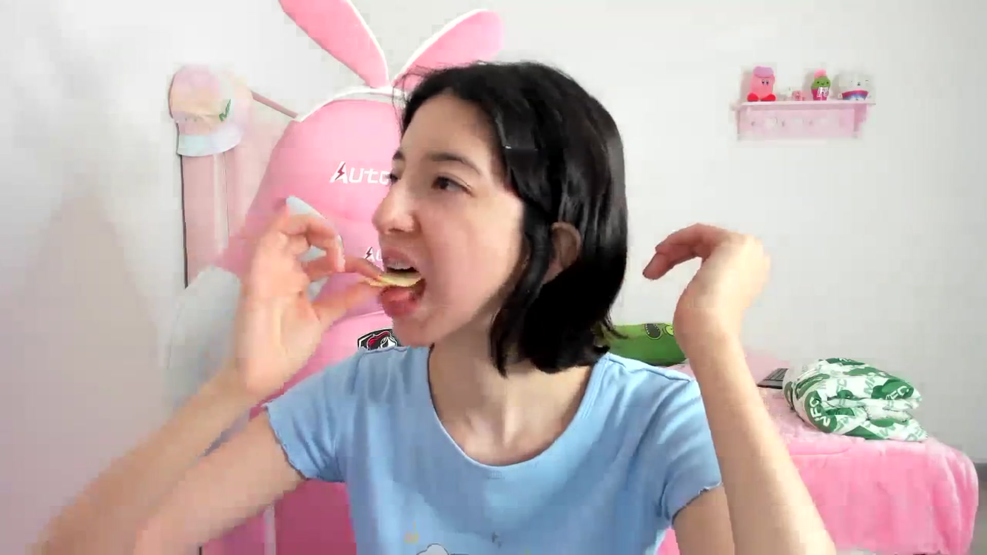 Gallery image thumbnail from Cherrycute666's myfreecams stream on, 12/22/2023, 06:49 image 19 of 20