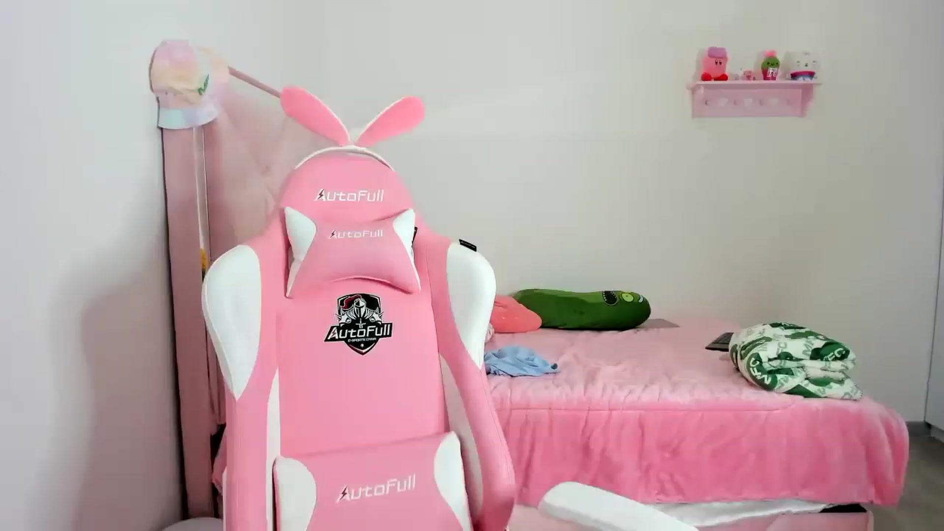 Gallery image thumbnail from Cherrycute666's myfreecams stream on, 12/22/2023, 06:49 image 2 of 20