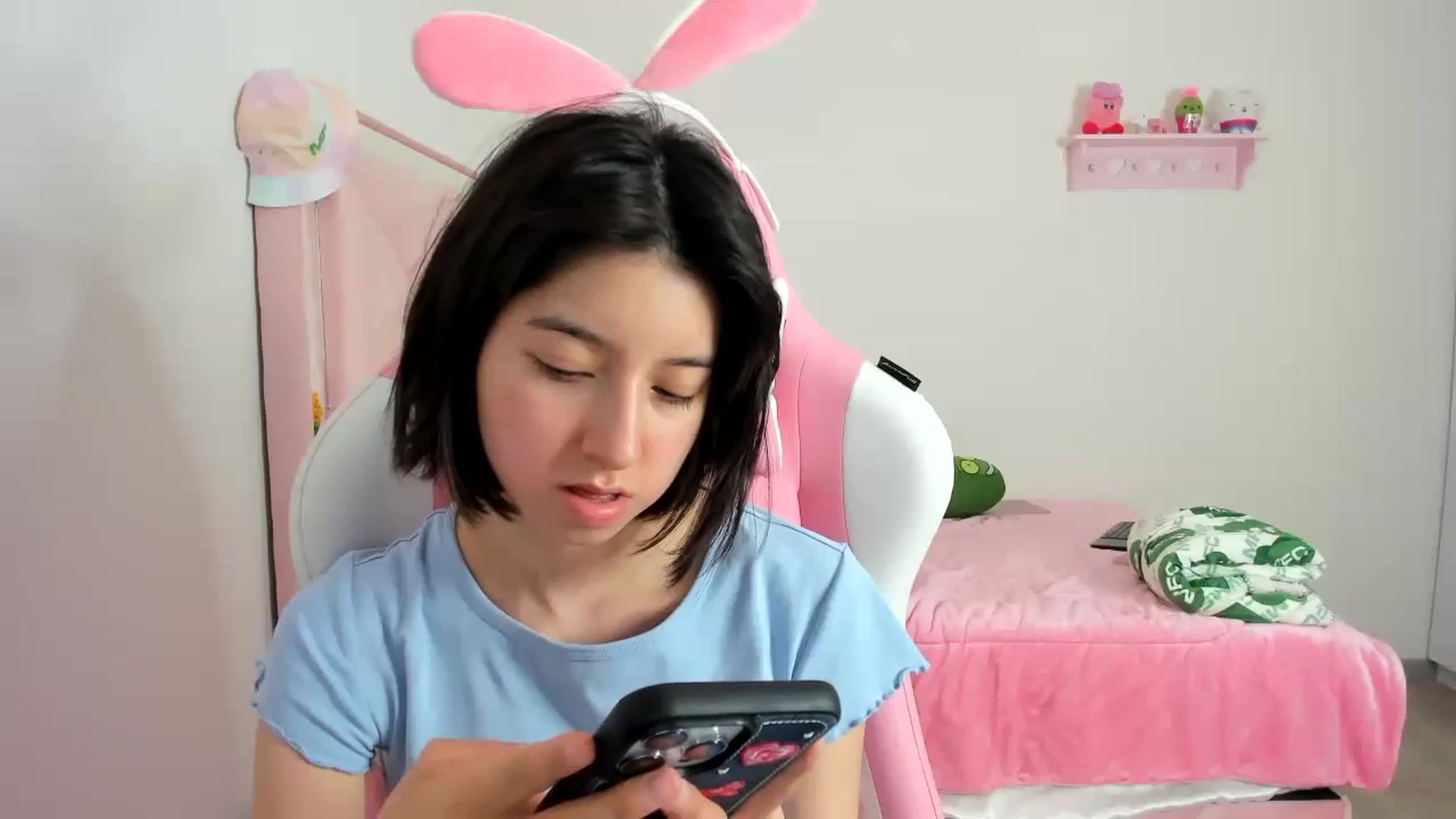 Gallery image thumbnail from Cherrycute666's myfreecams stream on, 12/22/2023, 08:42 image 19 of 20