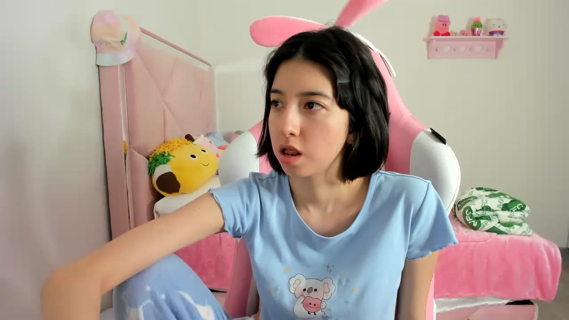 Gallery image thumbnail from Cherrycute666's myfreecams stream on, 12/22/2023, 08:42 image 15 of 20