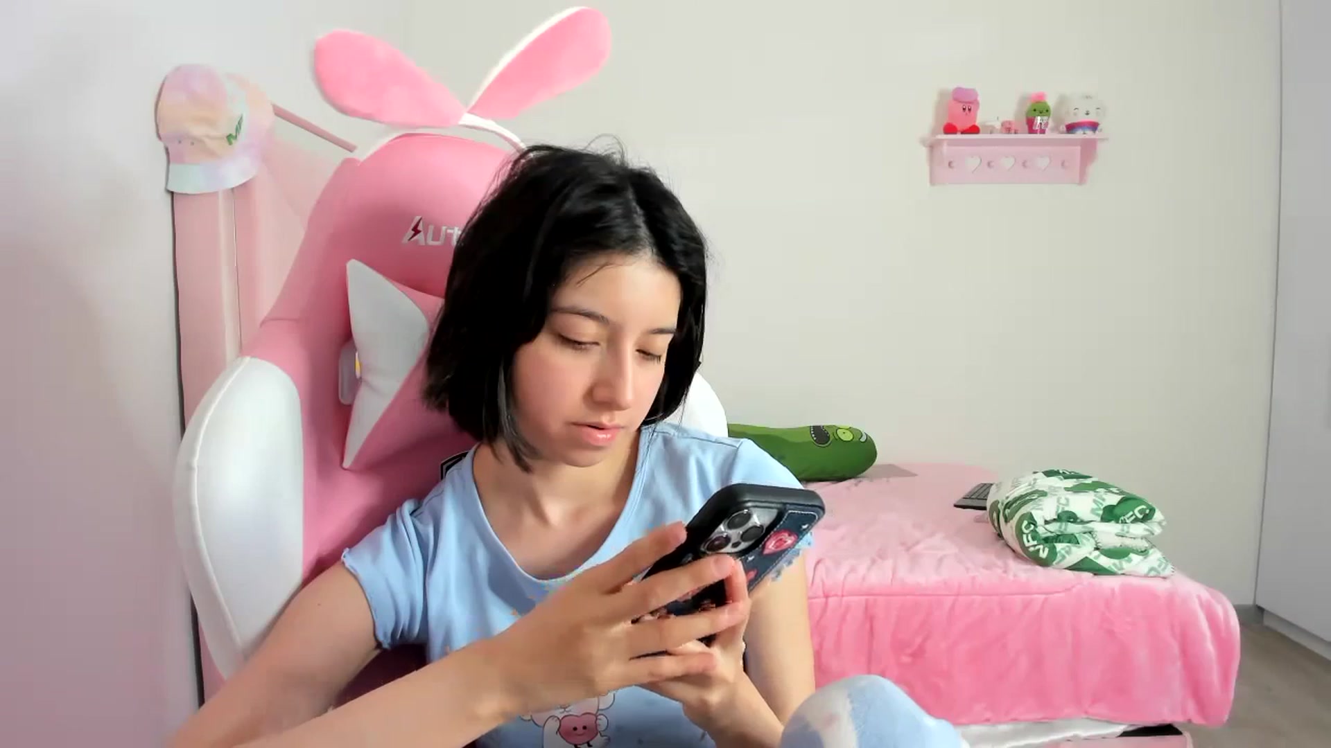 Gallery image thumbnail from Cherrycute666's myfreecams stream on, 12/22/2023, 08:42 image 6 of 20