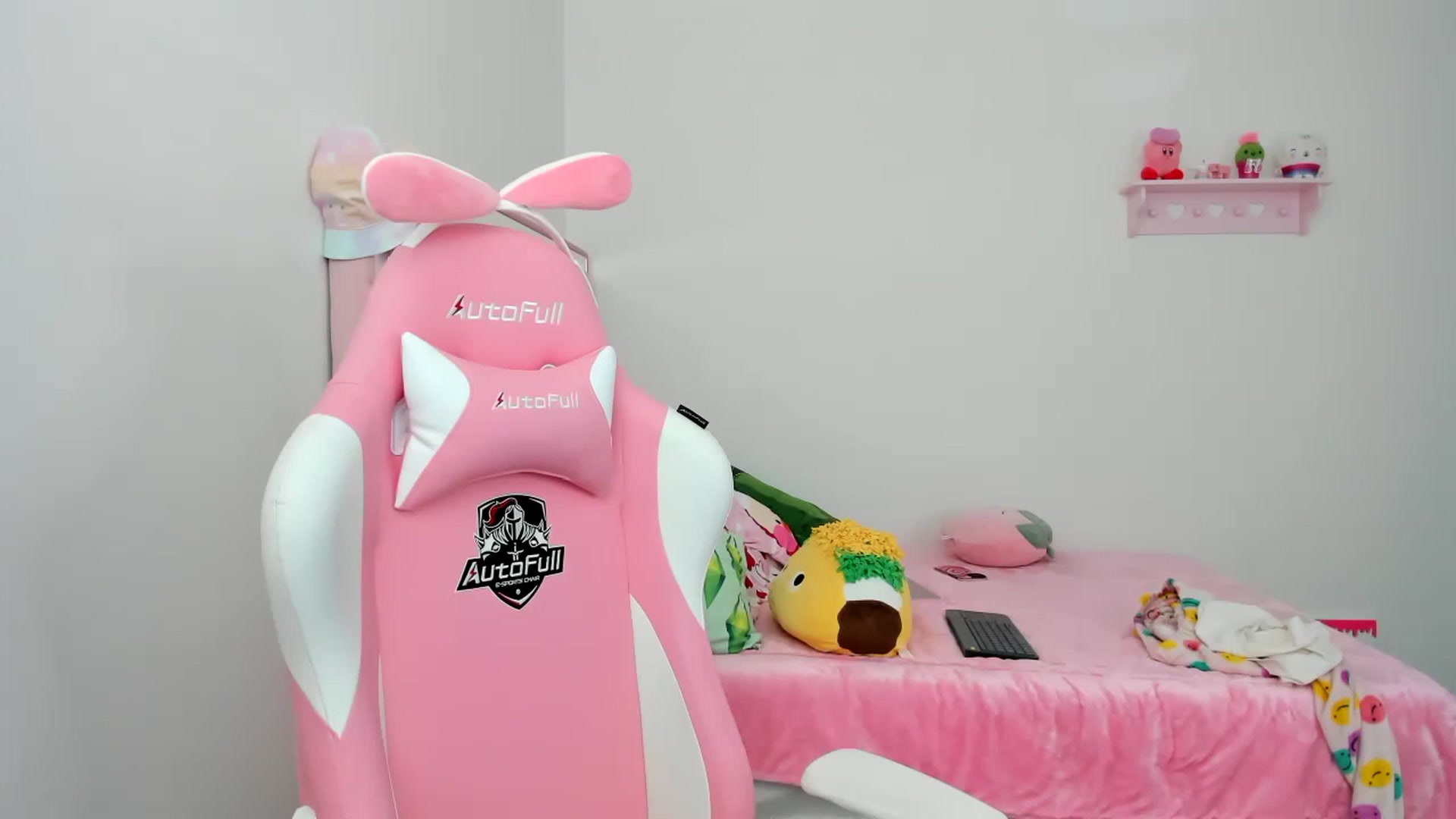 Gallery image thumbnail from Cherrycute666's myfreecams stream on, 12/22/2023, 21:19 image 18 of 20
