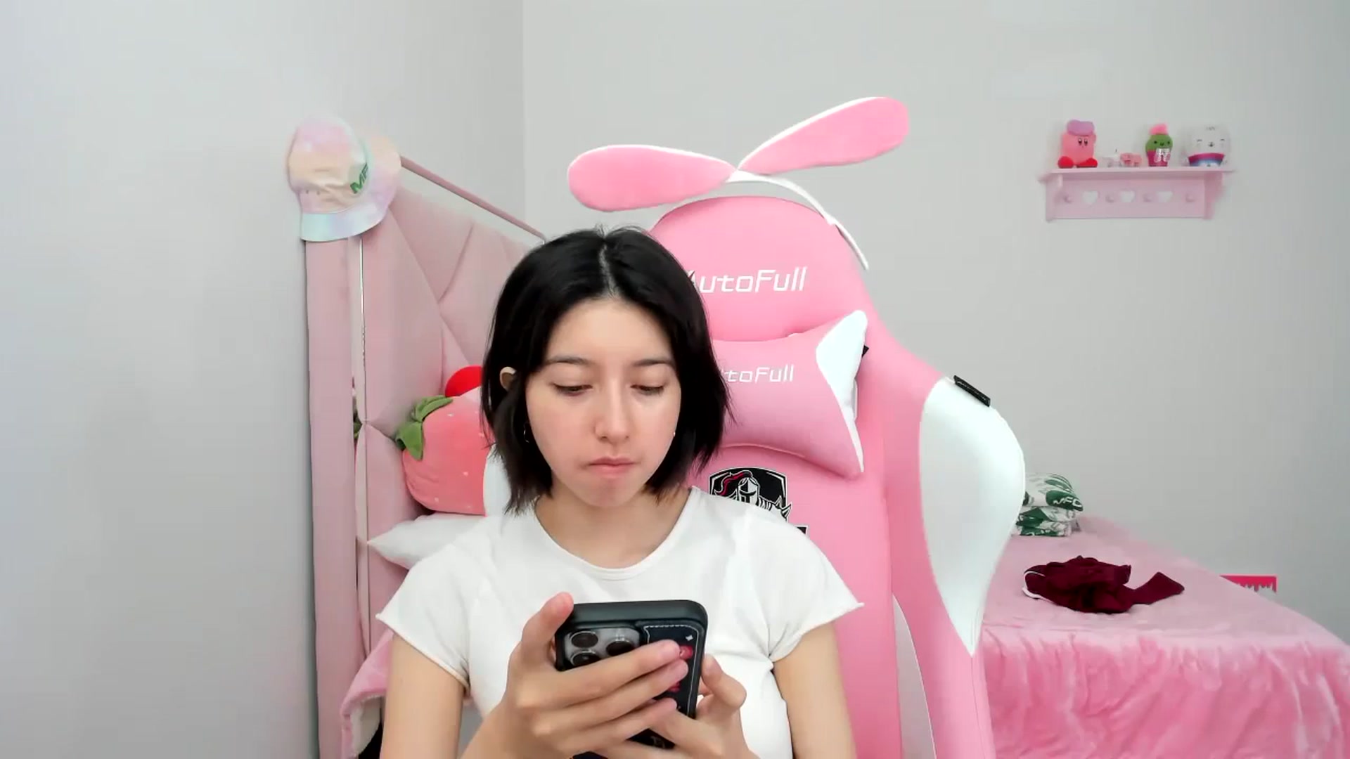 Gallery image thumbnail from Cherrycute666's myfreecams stream on, 12/22/2023, 21:19 image 7 of 20