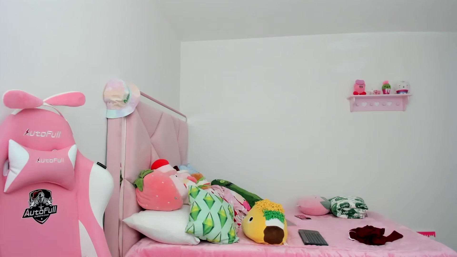 Gallery image thumbnail from Cherrycute666's myfreecams stream on, 12/22/2023, 21:19 image 4 of 20