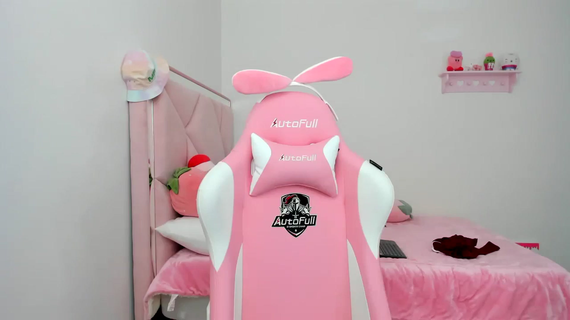 Gallery image thumbnail from Cherrycute666's myfreecams stream on, 12/22/2023, 21:19 image 11 of 20