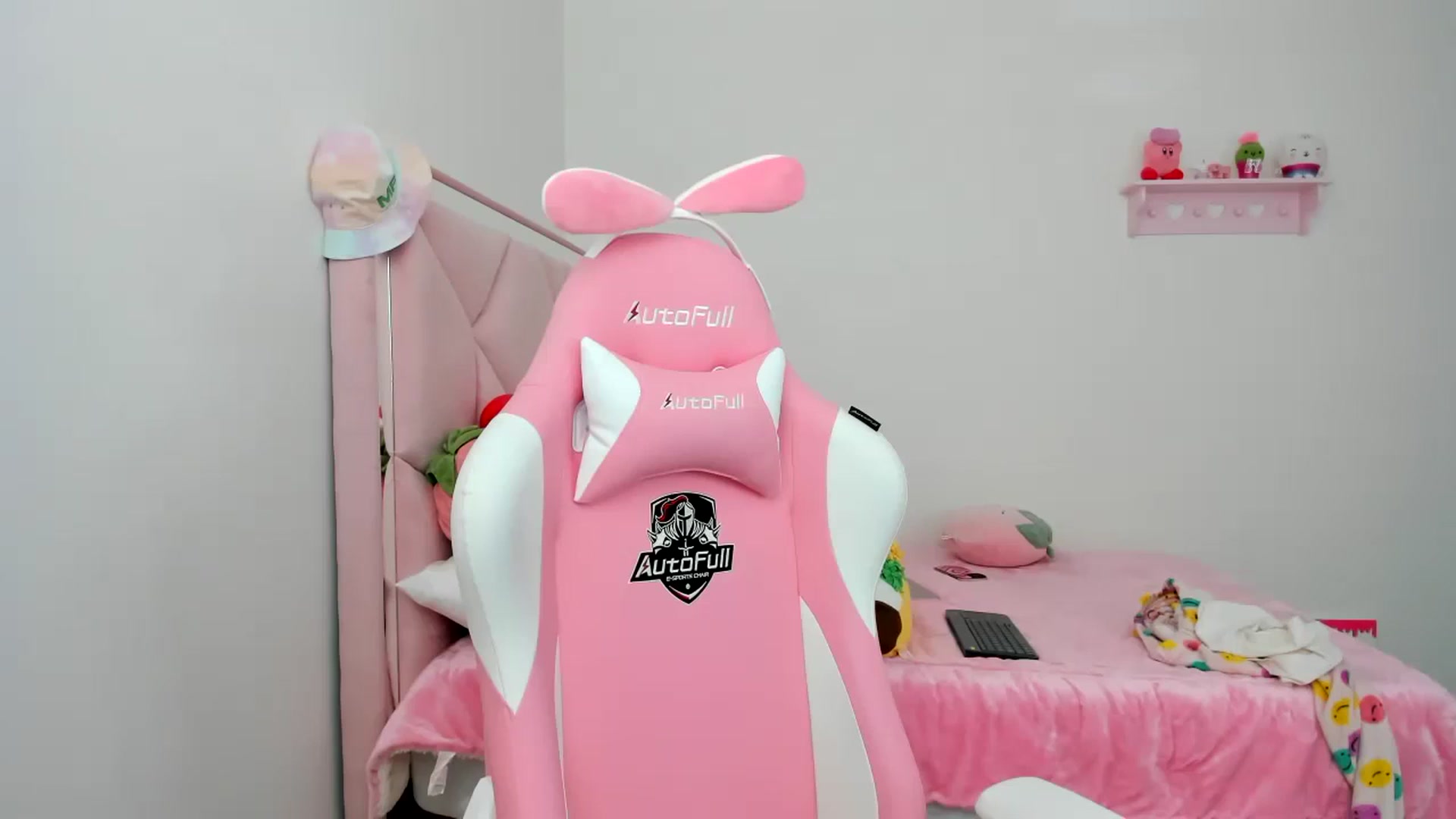 Gallery image thumbnail from Cherrycute666's myfreecams stream on, 12/22/2023, 21:19 image 20 of 20