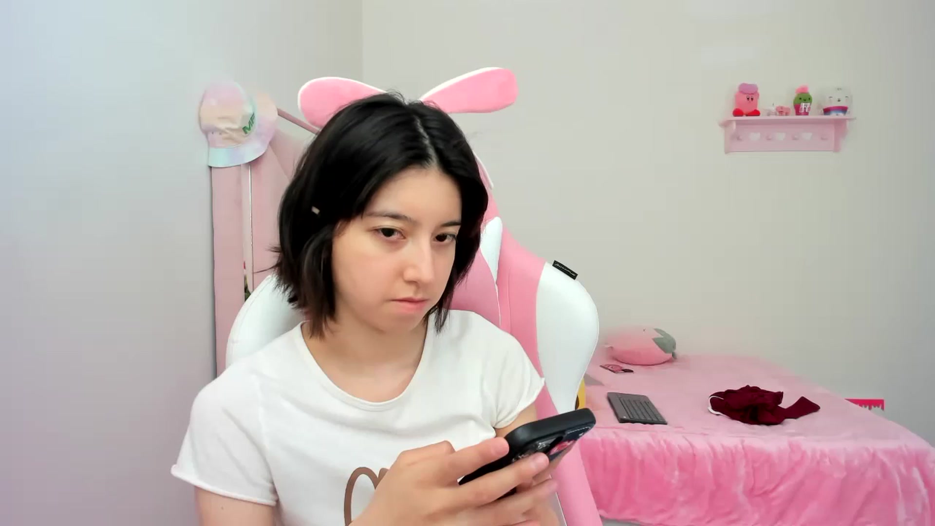 Gallery image thumbnail from Cherrycute666's myfreecams stream on, 12/22/2023, 21:19 image 13 of 20
