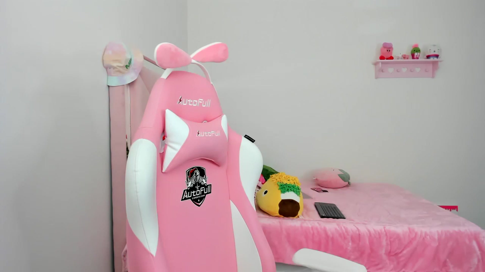 Gallery image thumbnail from Cherrycute666's myfreecams stream on, 12/22/2023, 22:24 image 1 of 20