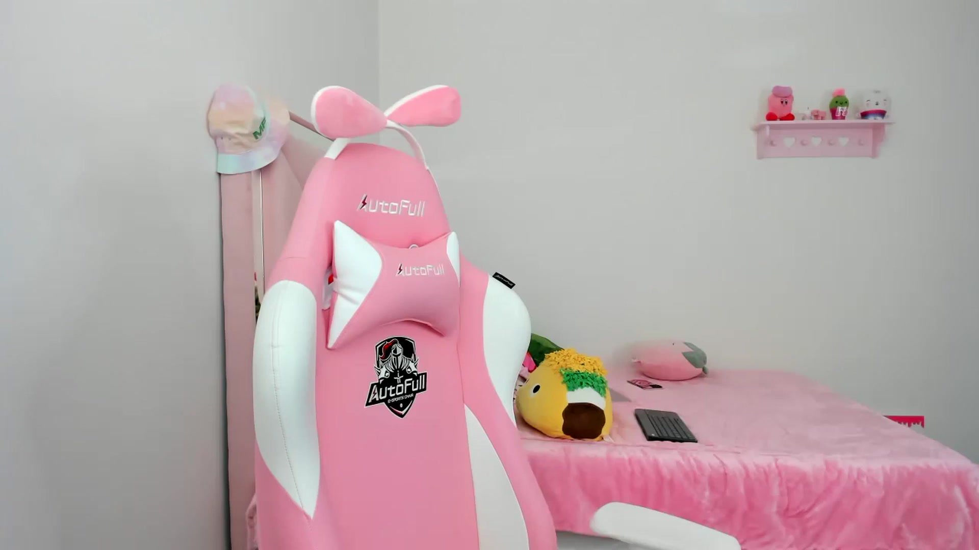 Gallery image thumbnail from Cherrycute666's myfreecams stream on, 12/22/2023, 22:24 image 2 of 20