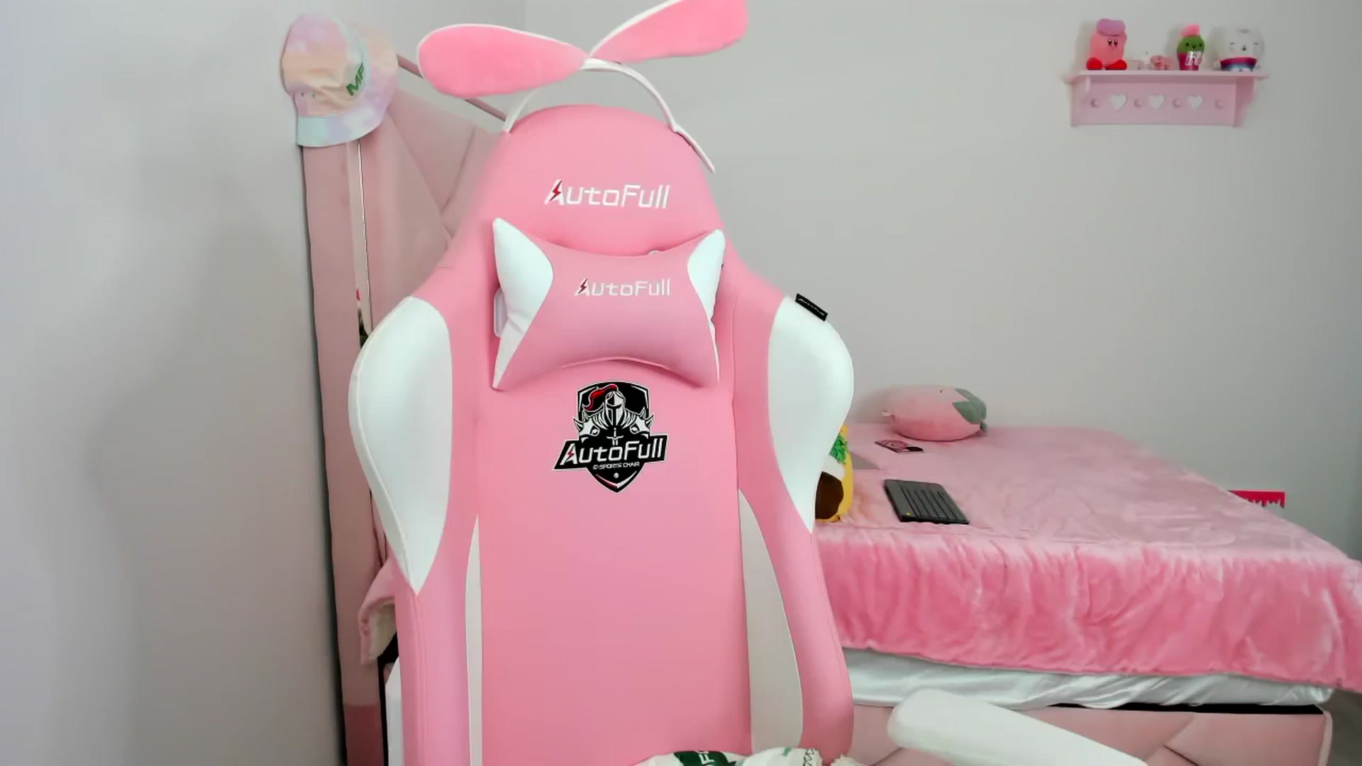 Gallery image thumbnail from Cherrycute666's myfreecams stream on, 12/22/2023, 23:05 image 20 of 20