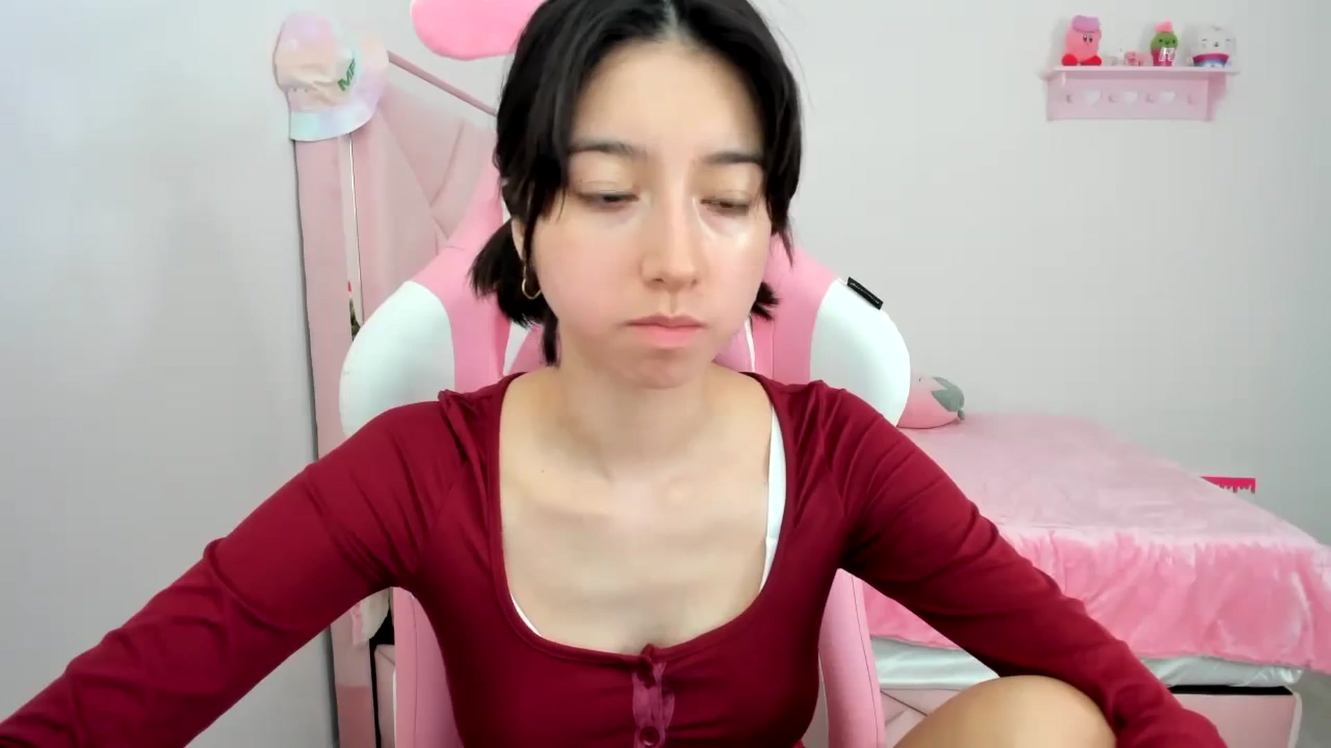 Gallery image thumbnail from Cherrycute666's myfreecams stream on, 12/22/2023, 23:05 image 17 of 20