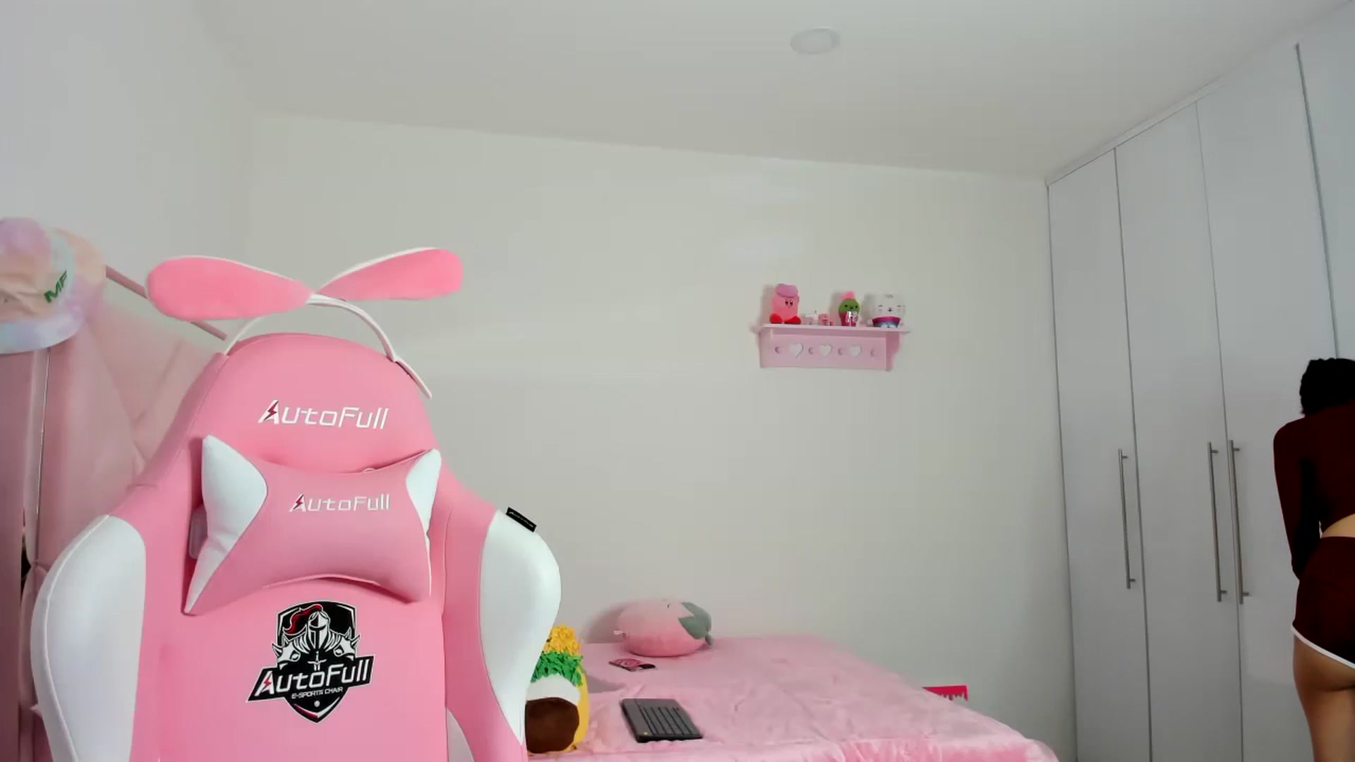 Gallery image thumbnail from Cherrycute666's myfreecams stream on, 12/23/2023, 04:21 image 5 of 20