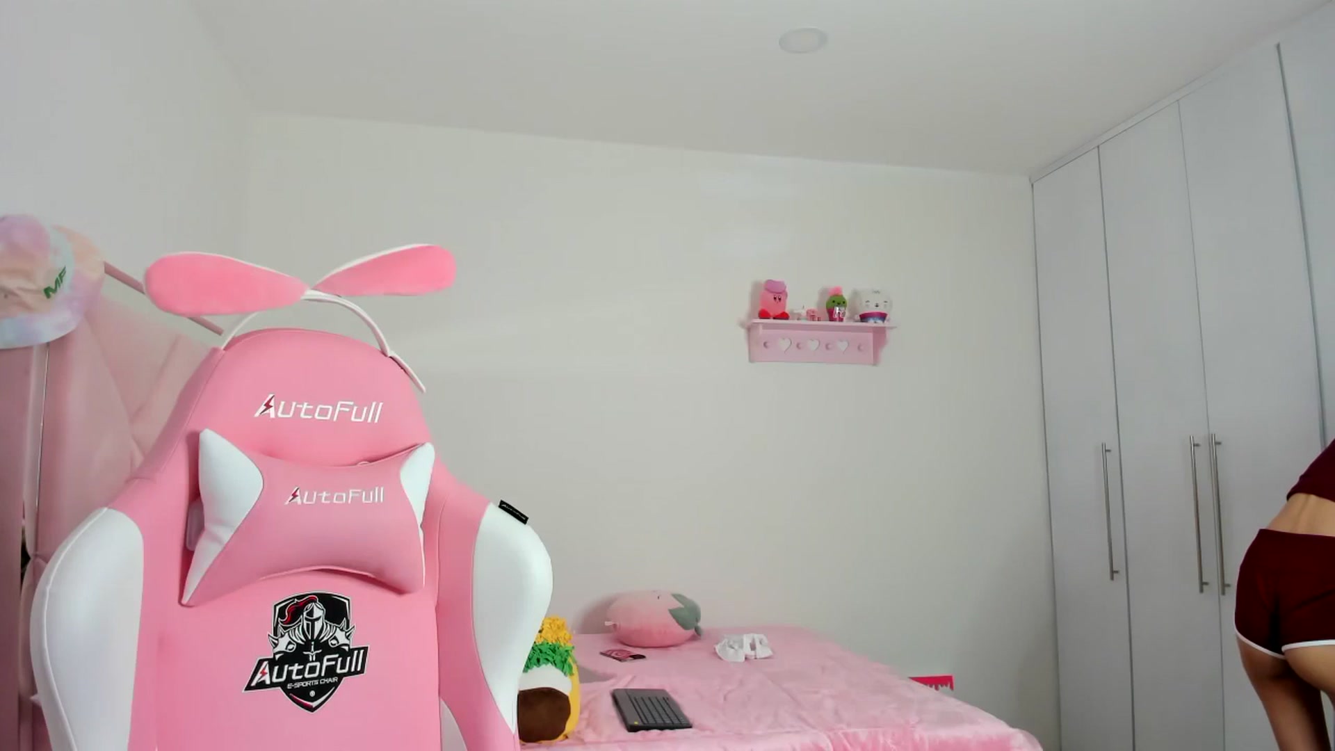 Gallery image thumbnail from Cherrycute666's myfreecams stream on, 12/23/2023, 04:21 image 6 of 20