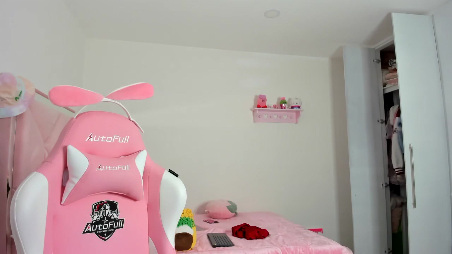 Gallery image thumbnail from Cherrycute666's myfreecams stream on, 12/23/2023, 04:21 image 2 of 20