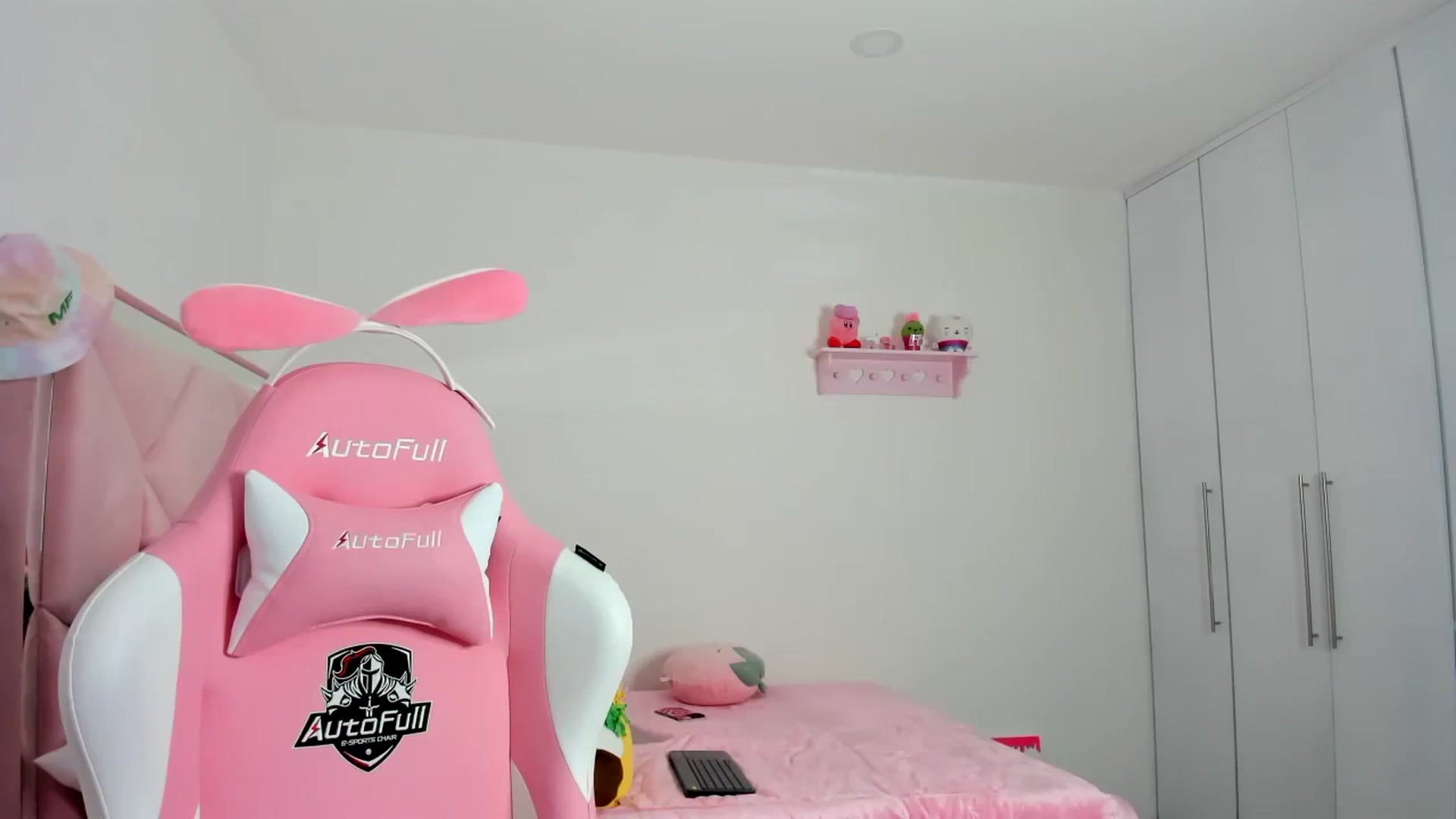 Gallery image thumbnail from Cherrycute666's myfreecams stream on, 12/23/2023, 04:21 image 11 of 20