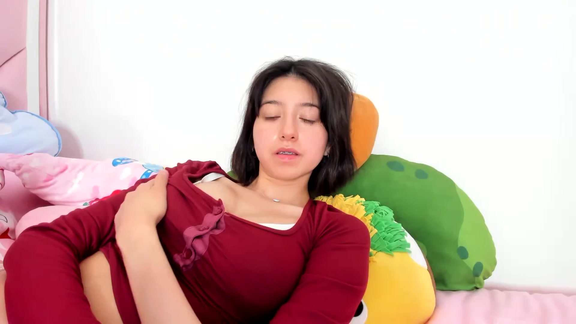 Gallery image thumbnail from Cherrycute666's myfreecams stream on, 12/23/2023, 10:25 image 15 of 20