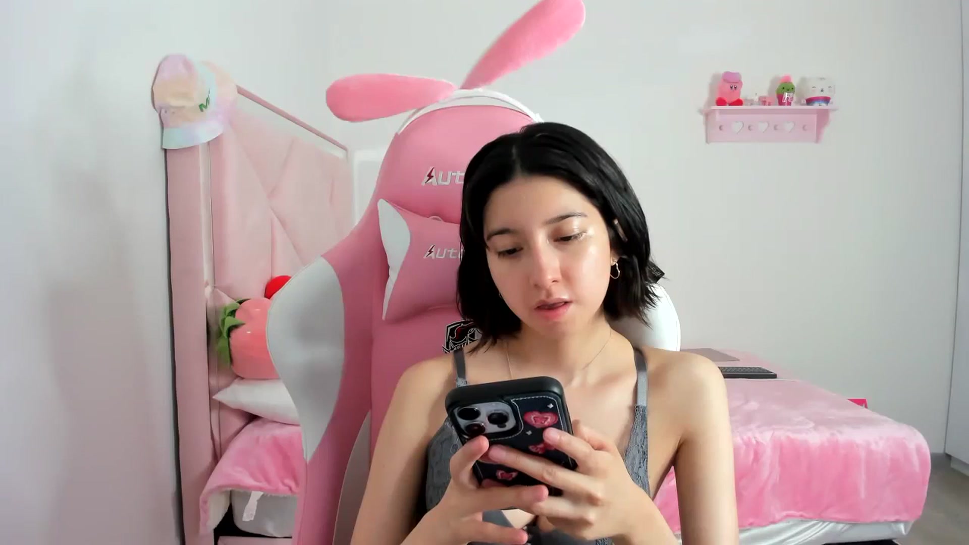 Gallery image thumbnail from Cherrycute666's myfreecams stream on, 12/23/2023, 11:52 image 10 of 20