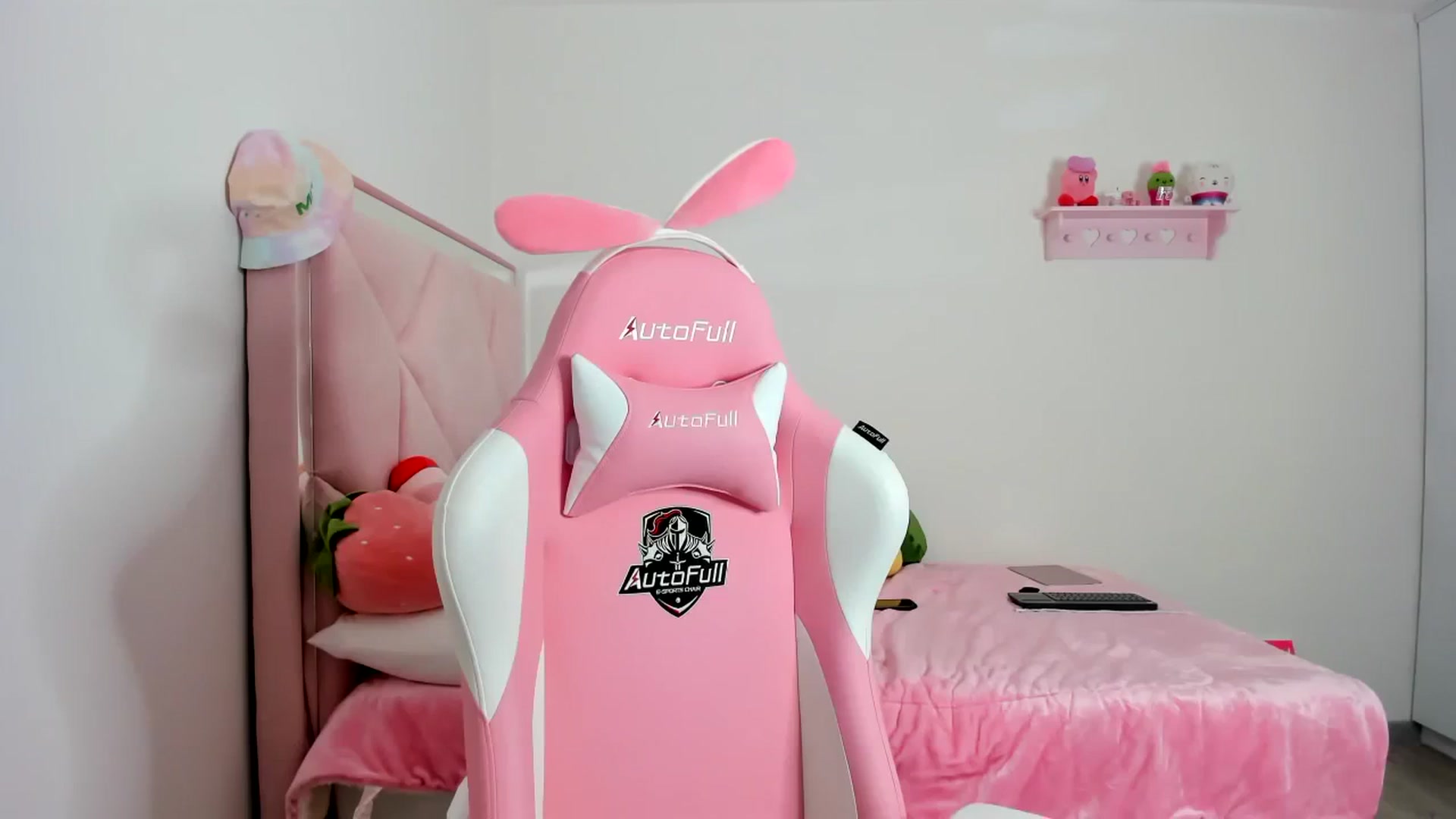 Gallery image thumbnail from Cherrycute666's myfreecams stream on, 12/23/2023, 11:52 image 8 of 20