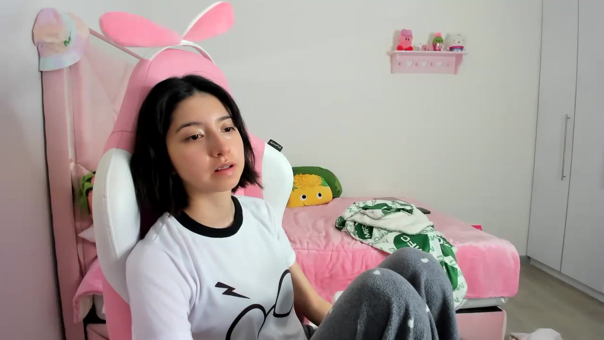 Gallery image thumbnail from Cherrycute666's myfreecams stream on, 12/23/2023, 11:52 image 19 of 20