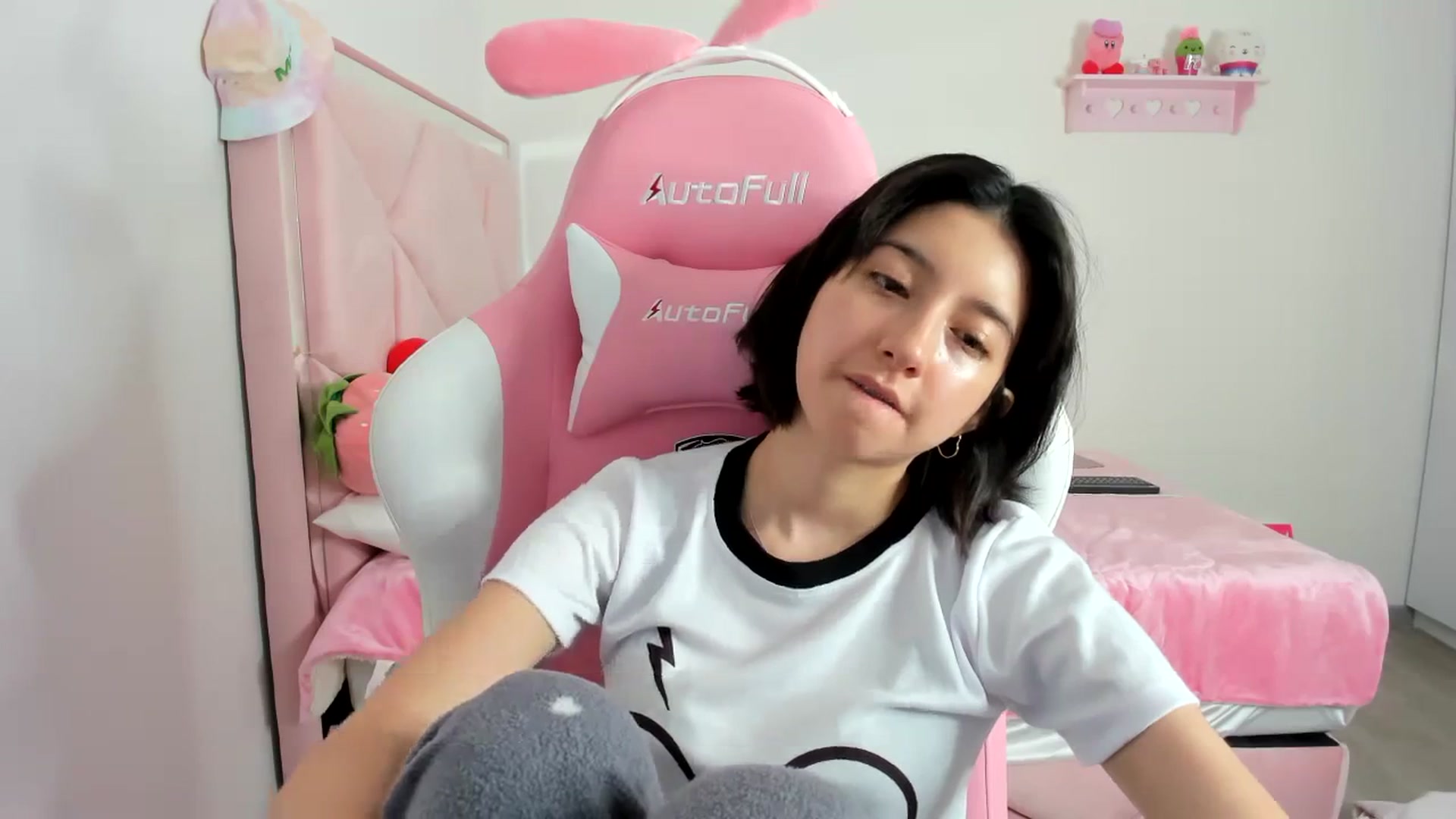 Gallery image thumbnail from Cherrycute666's myfreecams stream on, 12/23/2023, 11:52 image 15 of 20