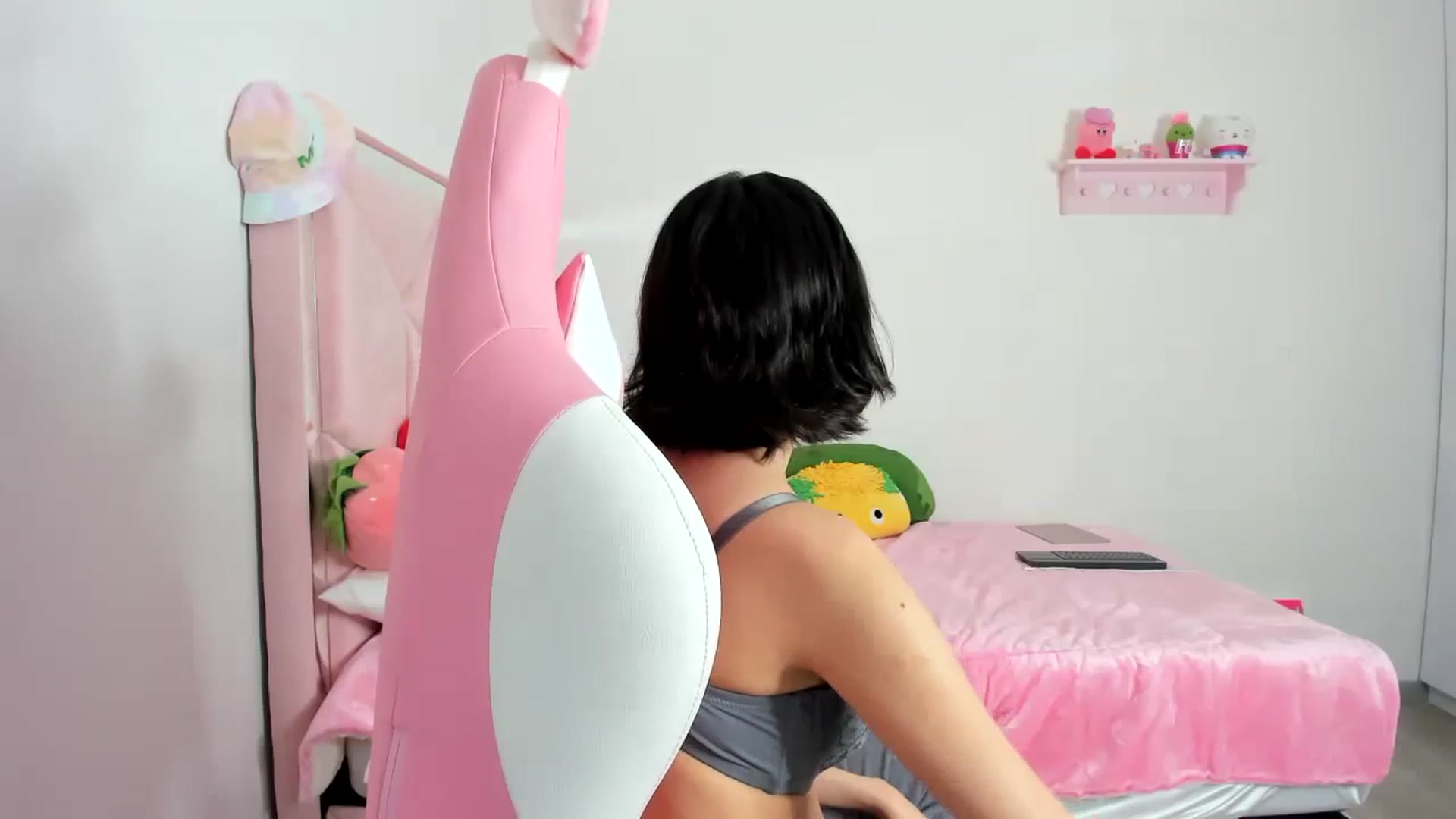 Gallery image thumbnail from Cherrycute666's myfreecams stream on, 12/23/2023, 11:52 image 12 of 20