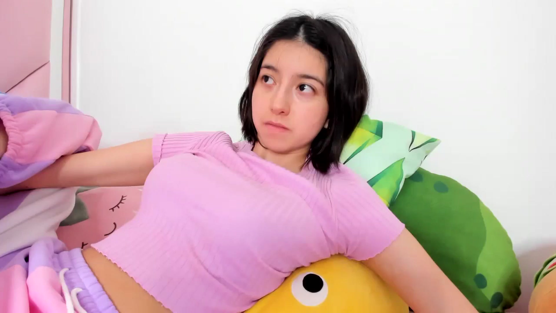 Gallery image thumbnail from Cherrycute666's myfreecams stream on, 12/24/2023, 05:11 image 8 of 20