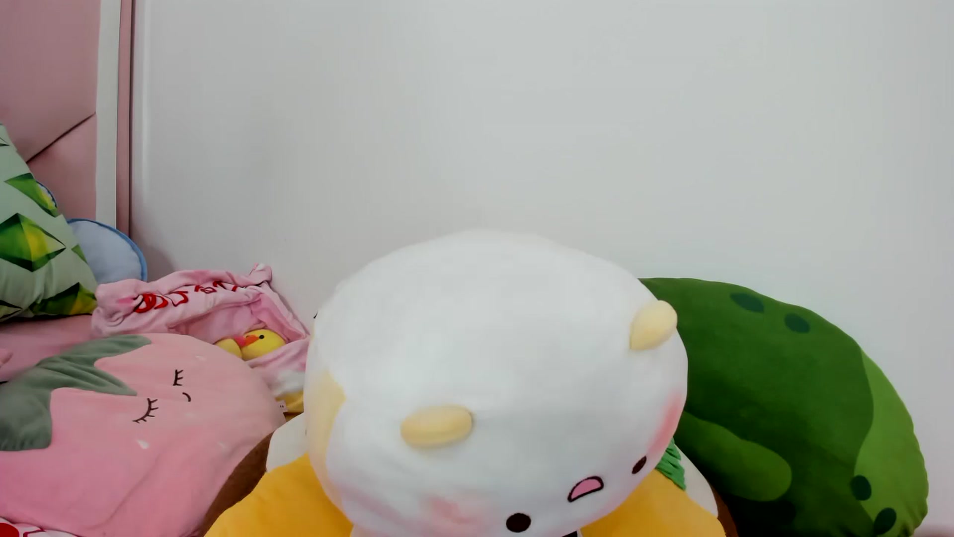 Gallery image thumbnail from Cherrycute666's myfreecams stream on, 12/24/2023, 07:19 image 5 of 20
