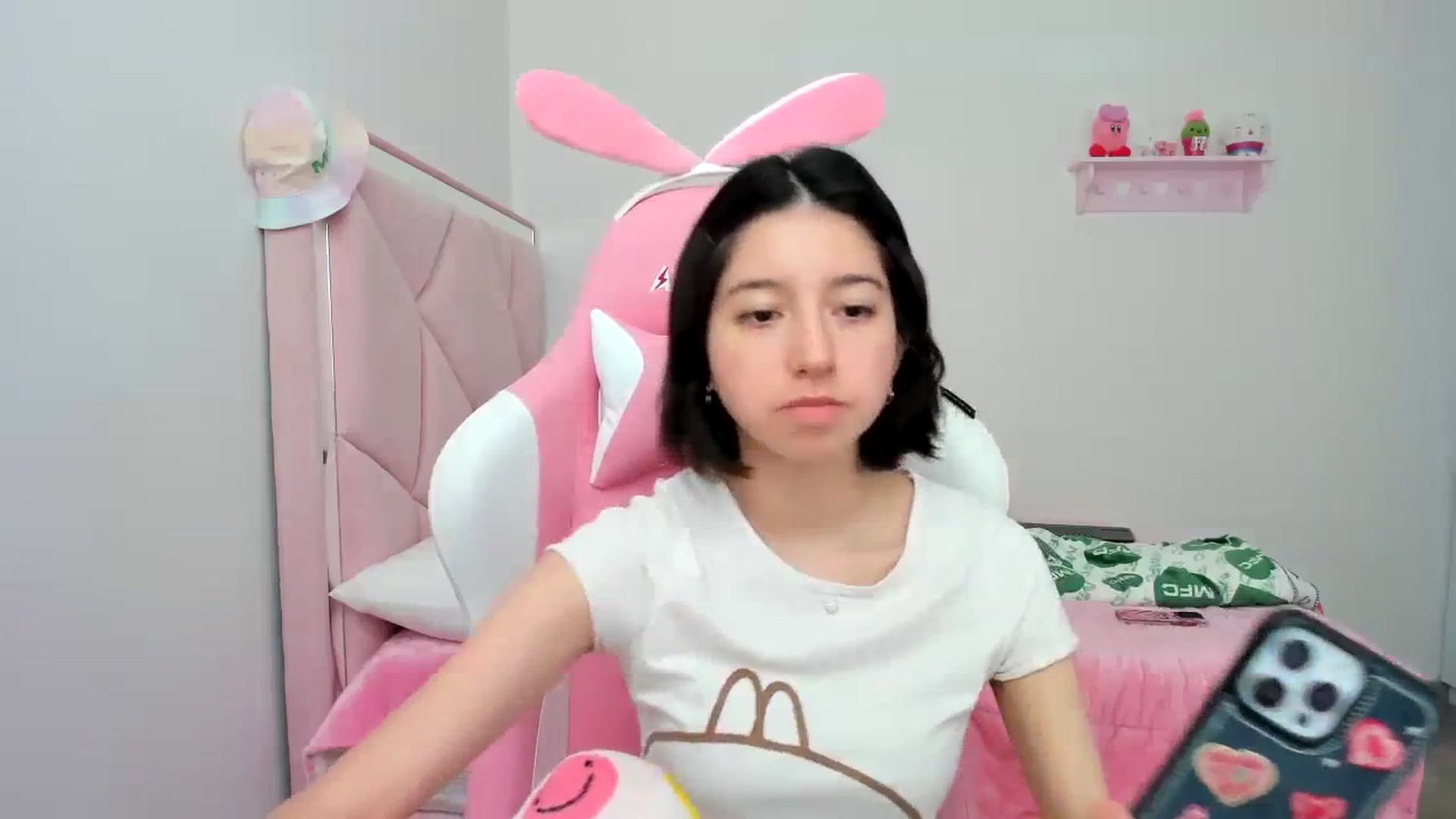 Gallery image thumbnail from Cherrycute666's myfreecams stream on, 12/24/2023, 21:07 image 13 of 20