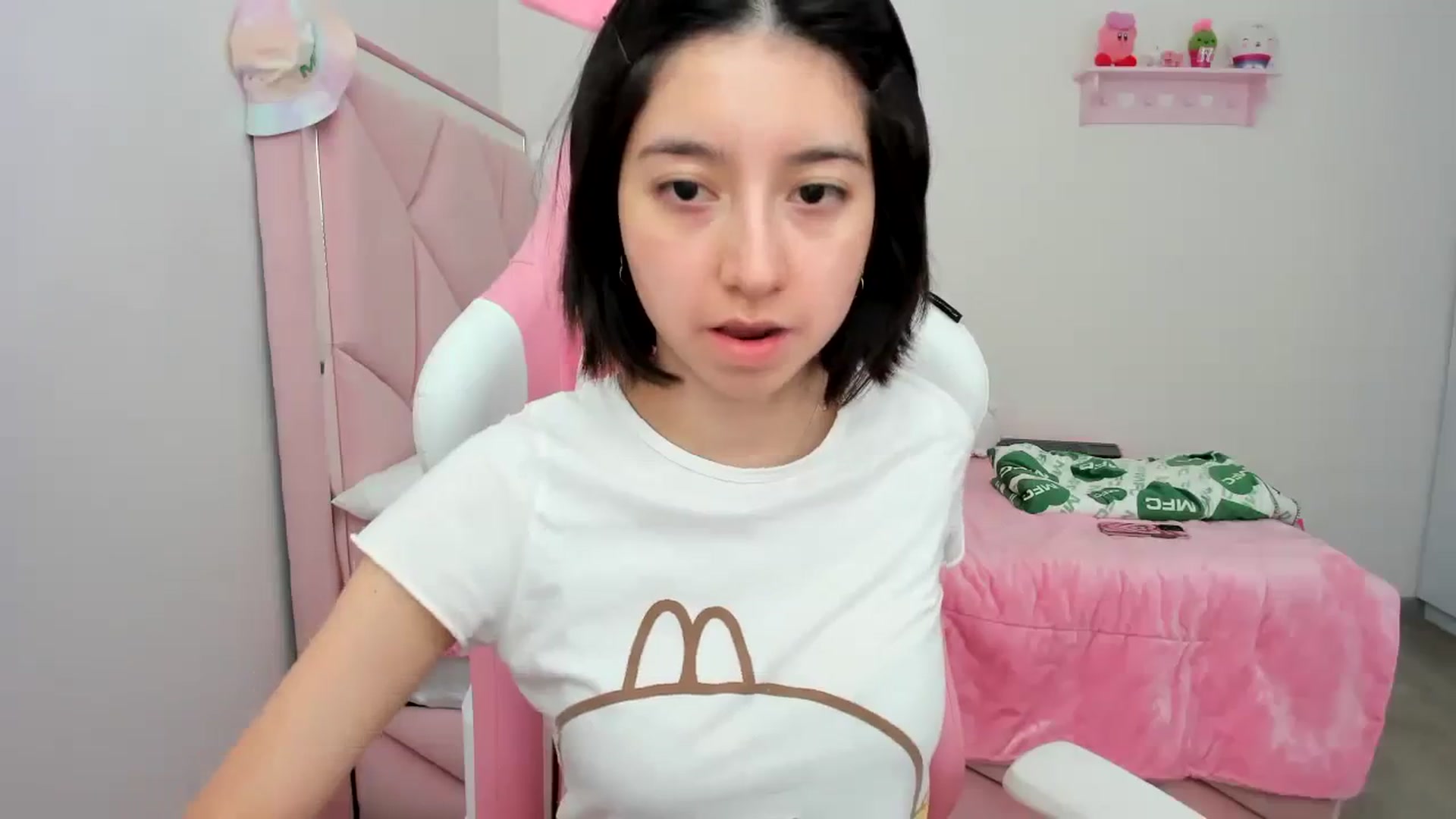 Gallery image thumbnail from Cherrycute666's myfreecams stream on, 12/24/2023, 21:07 image 18 of 20