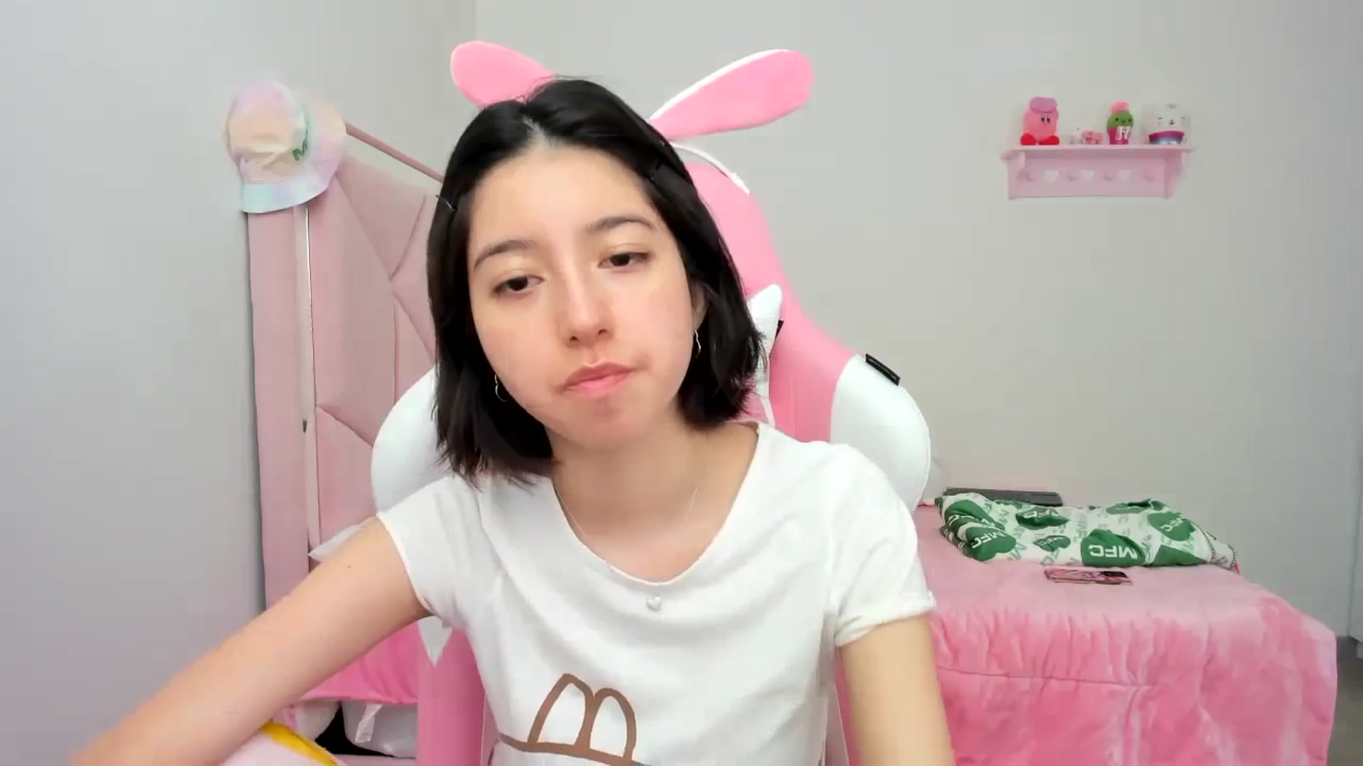 Gallery image thumbnail from Cherrycute666's myfreecams stream on, 12/24/2023, 21:07 image 8 of 20