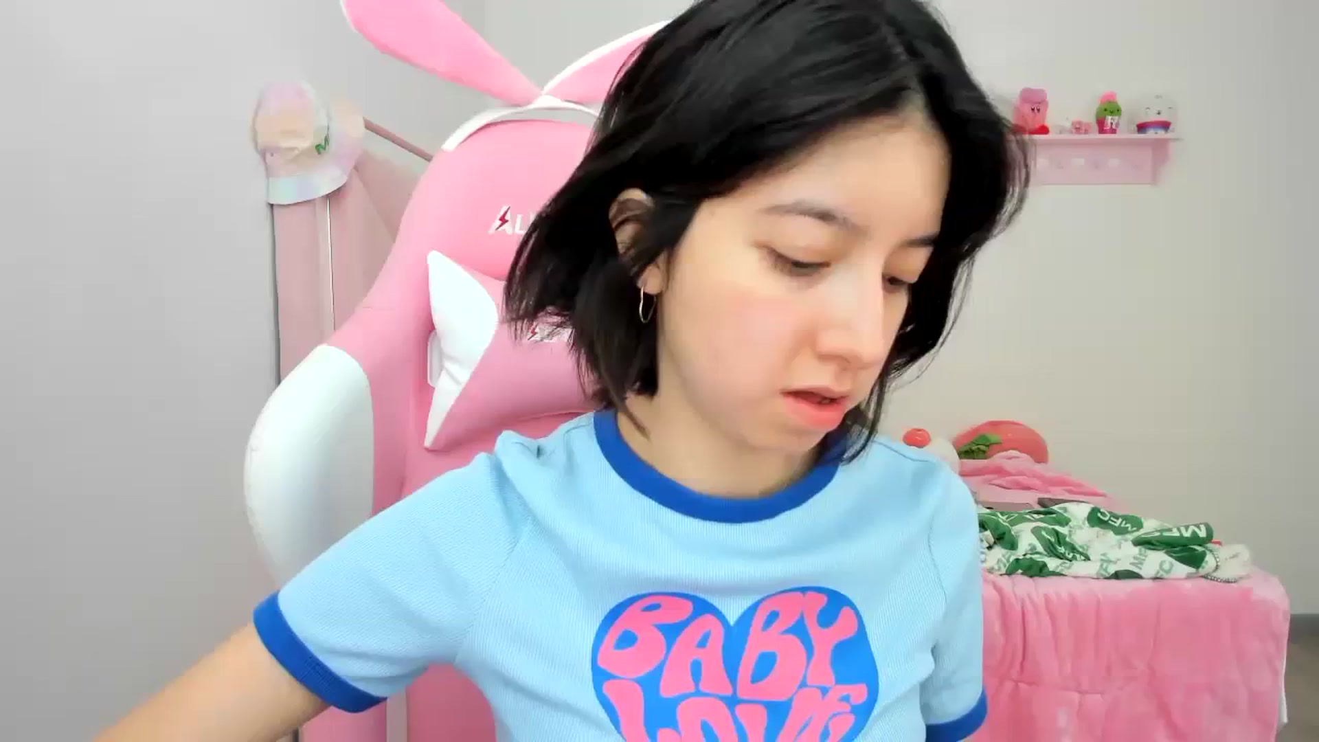 Gallery image thumbnail from Cherrycute666's myfreecams stream on, 12/25/2023, 20:01 image 4 of 20
