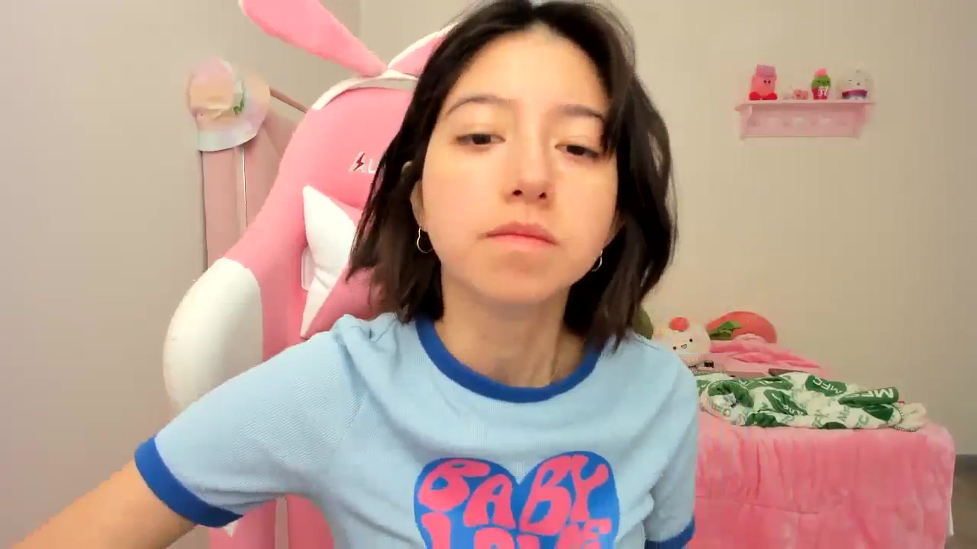 Gallery image thumbnail from Cherrycute666's myfreecams stream on, 12/25/2023, 20:01 image 5 of 20