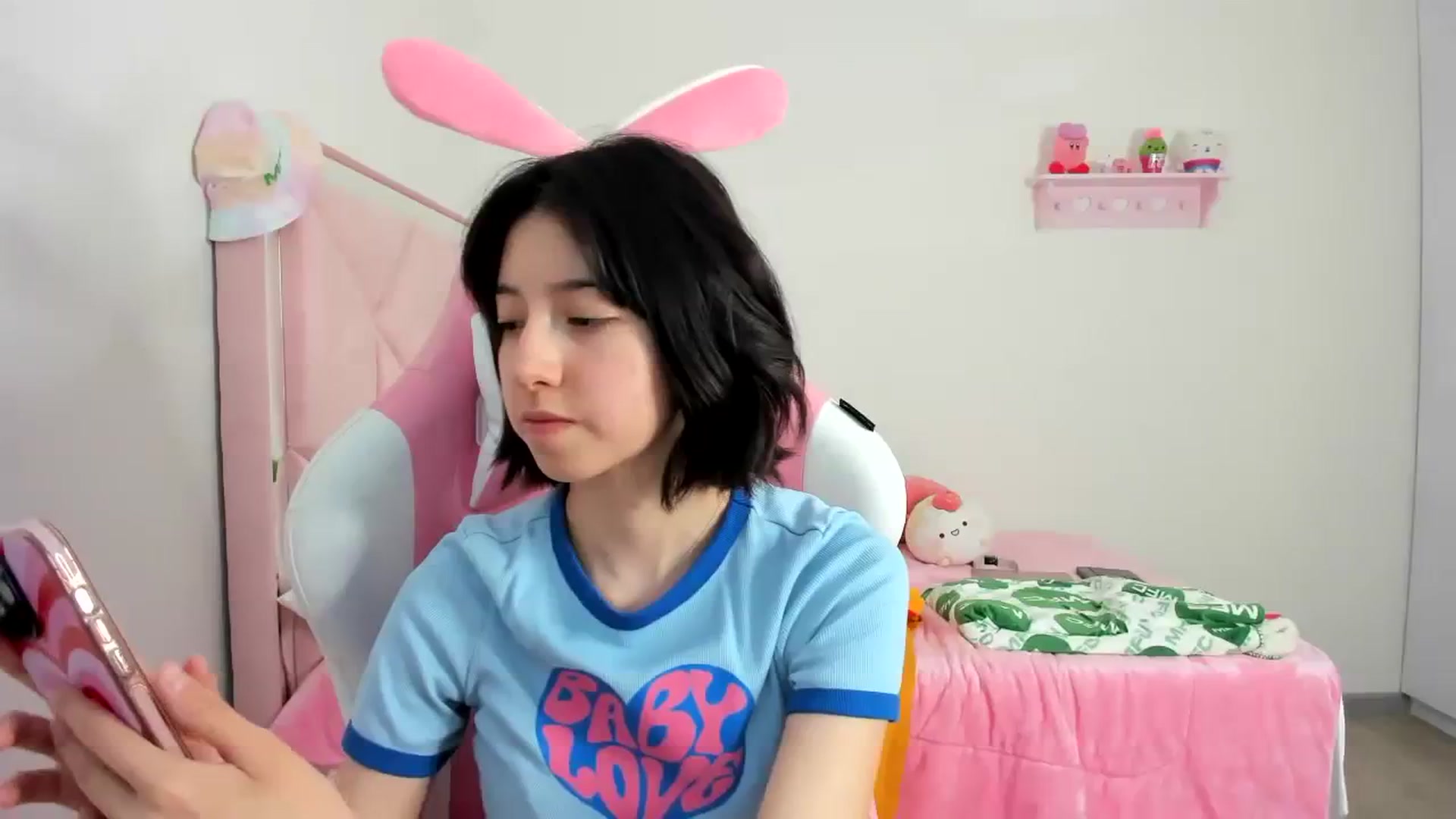 Gallery image thumbnail from Cherrycute666's myfreecams stream on, 12/25/2023, 23:34 image 8 of 20