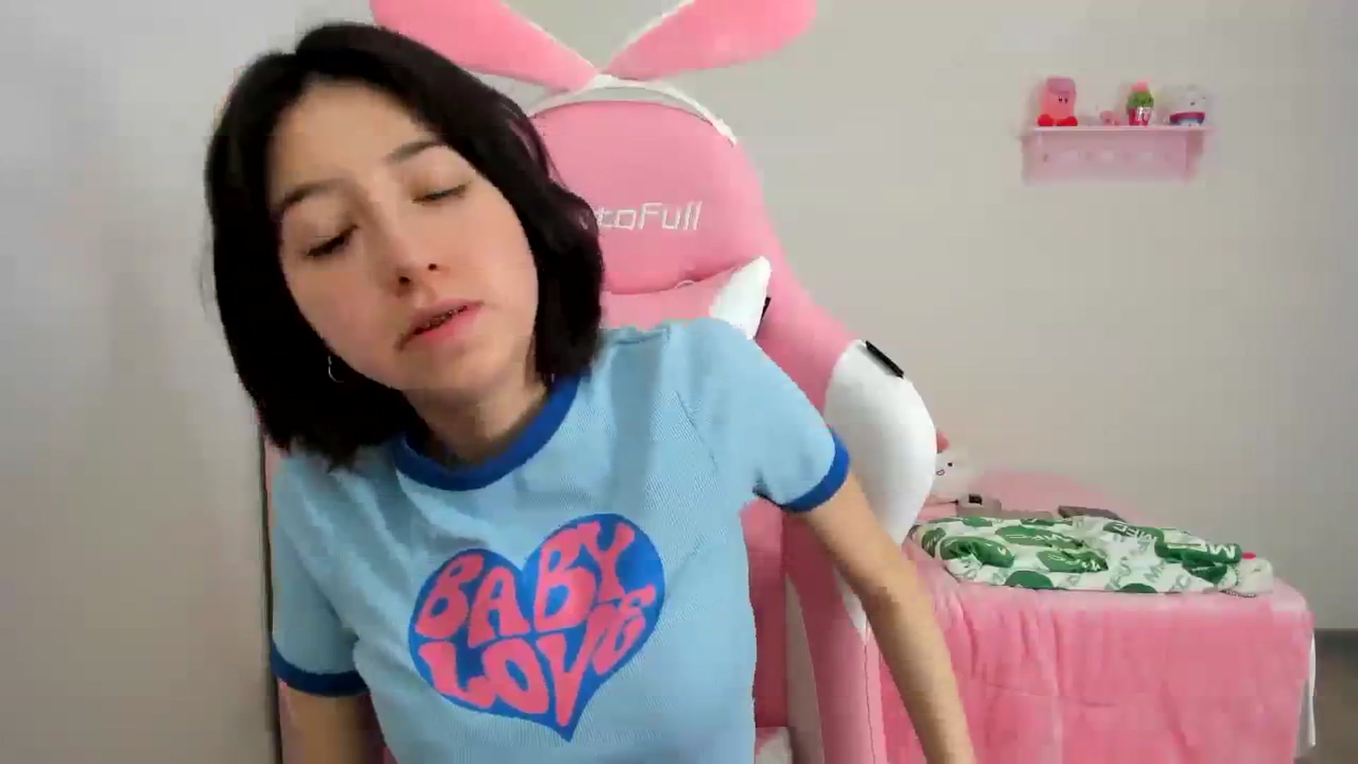 Gallery image thumbnail from Cherrycute666's myfreecams stream on, 12/25/2023, 23:34 image 11 of 20