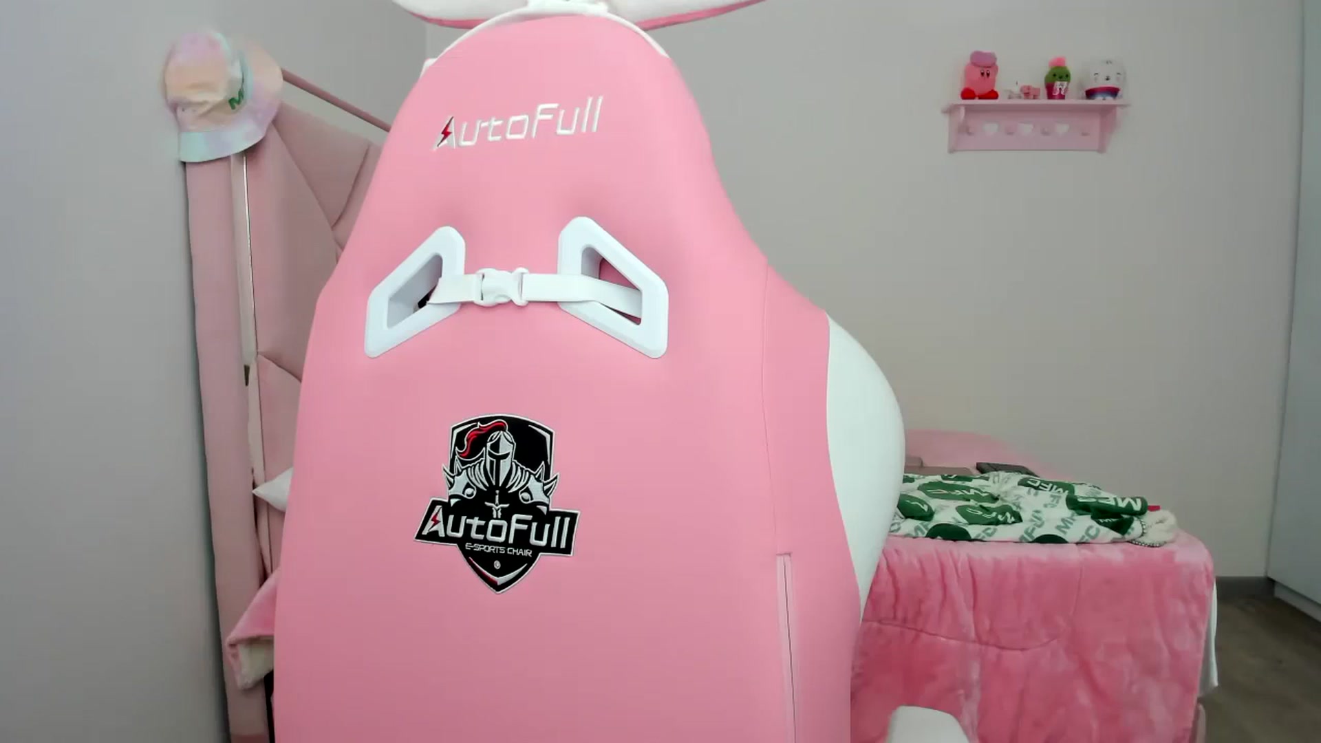 Gallery image thumbnail from Cherrycute666's myfreecams stream on, 12/25/2023, 23:34 image 4 of 20
