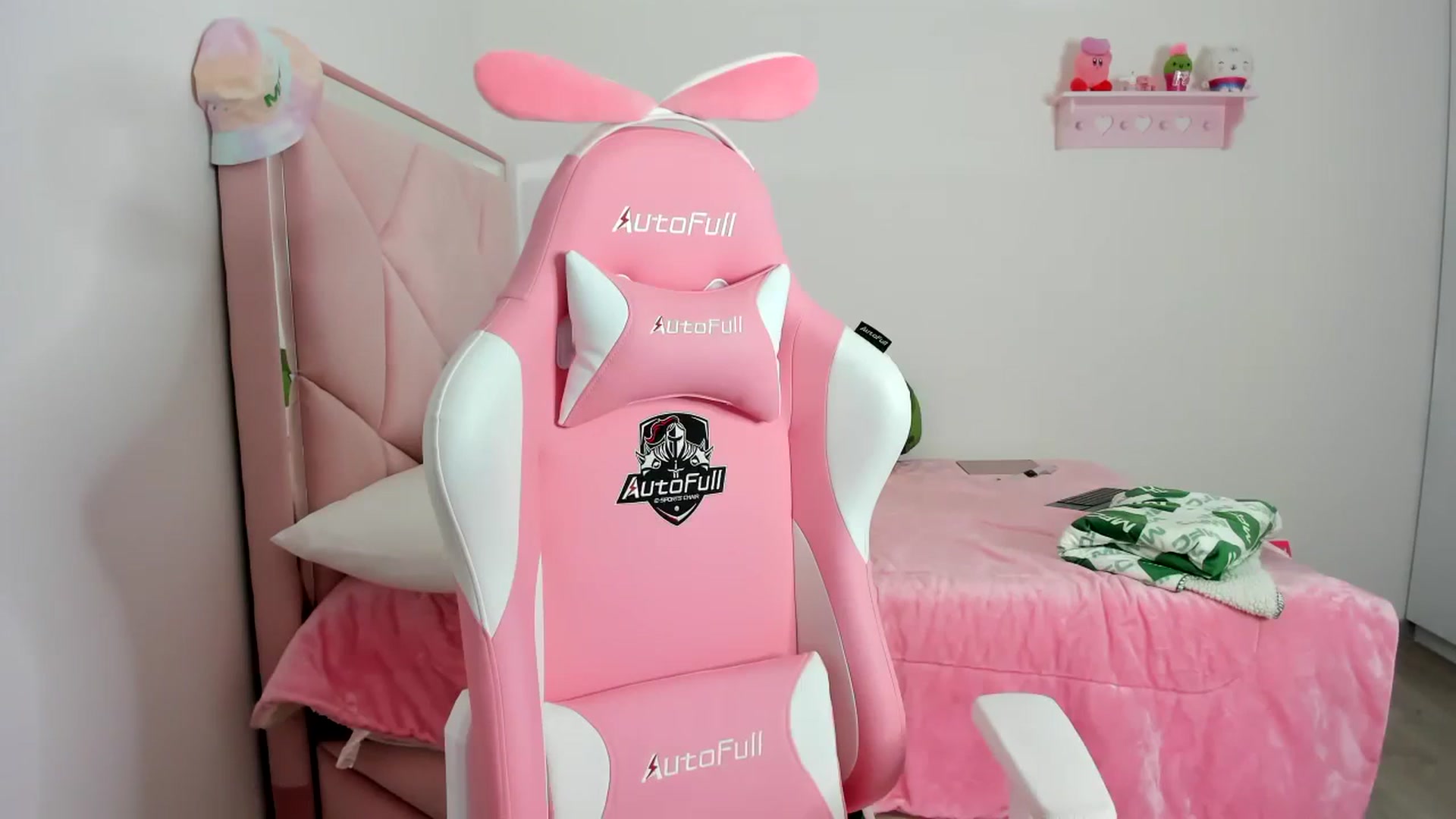 Gallery image thumbnail from Cherrycute666's myfreecams stream on, 12/26/2023, 03:12 image 7 of 20