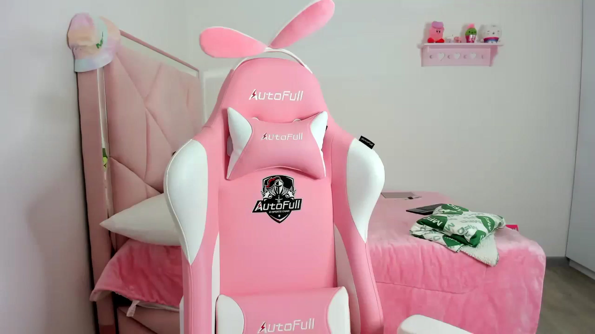 Gallery image thumbnail from Cherrycute666's myfreecams stream on, 12/26/2023, 07:22 image 5 of 20