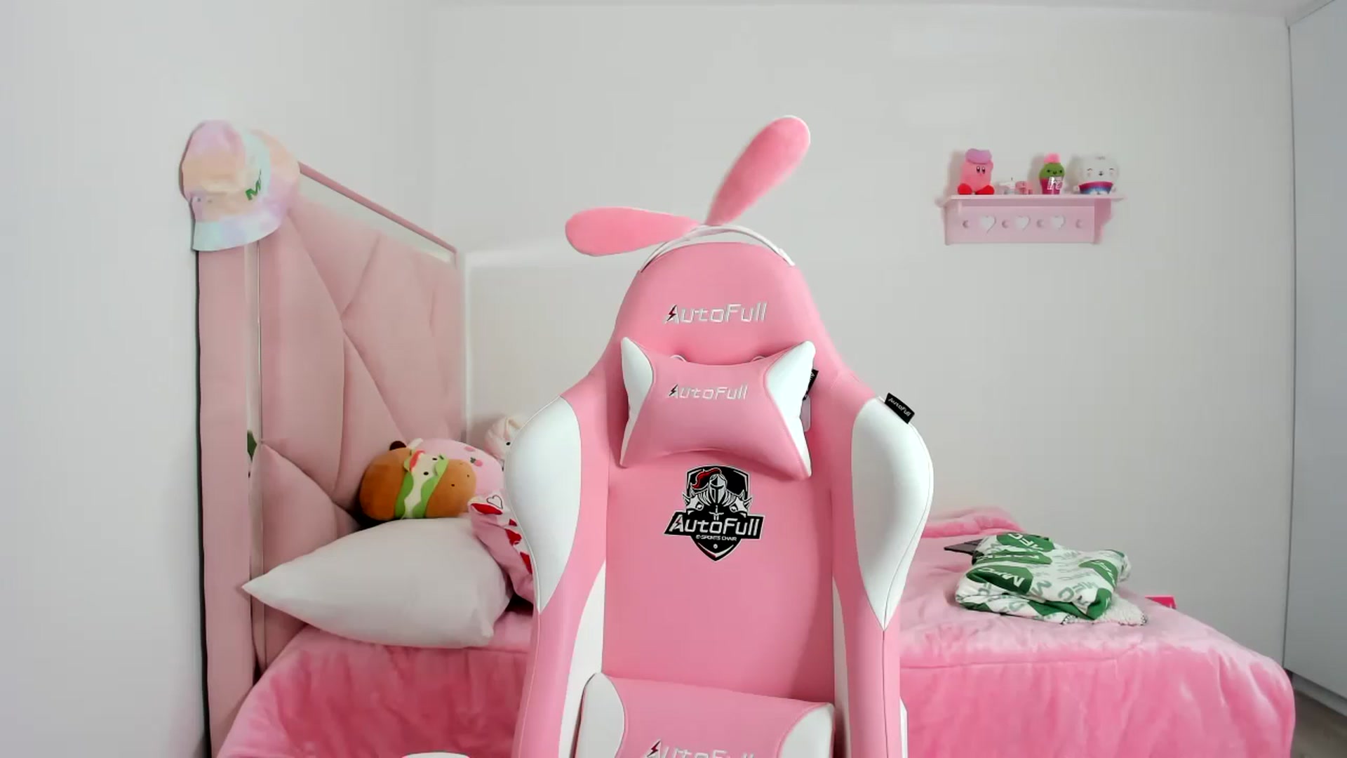 Gallery image thumbnail from Cherrycute666's myfreecams stream on, 12/26/2023, 08:26 image 7 of 20