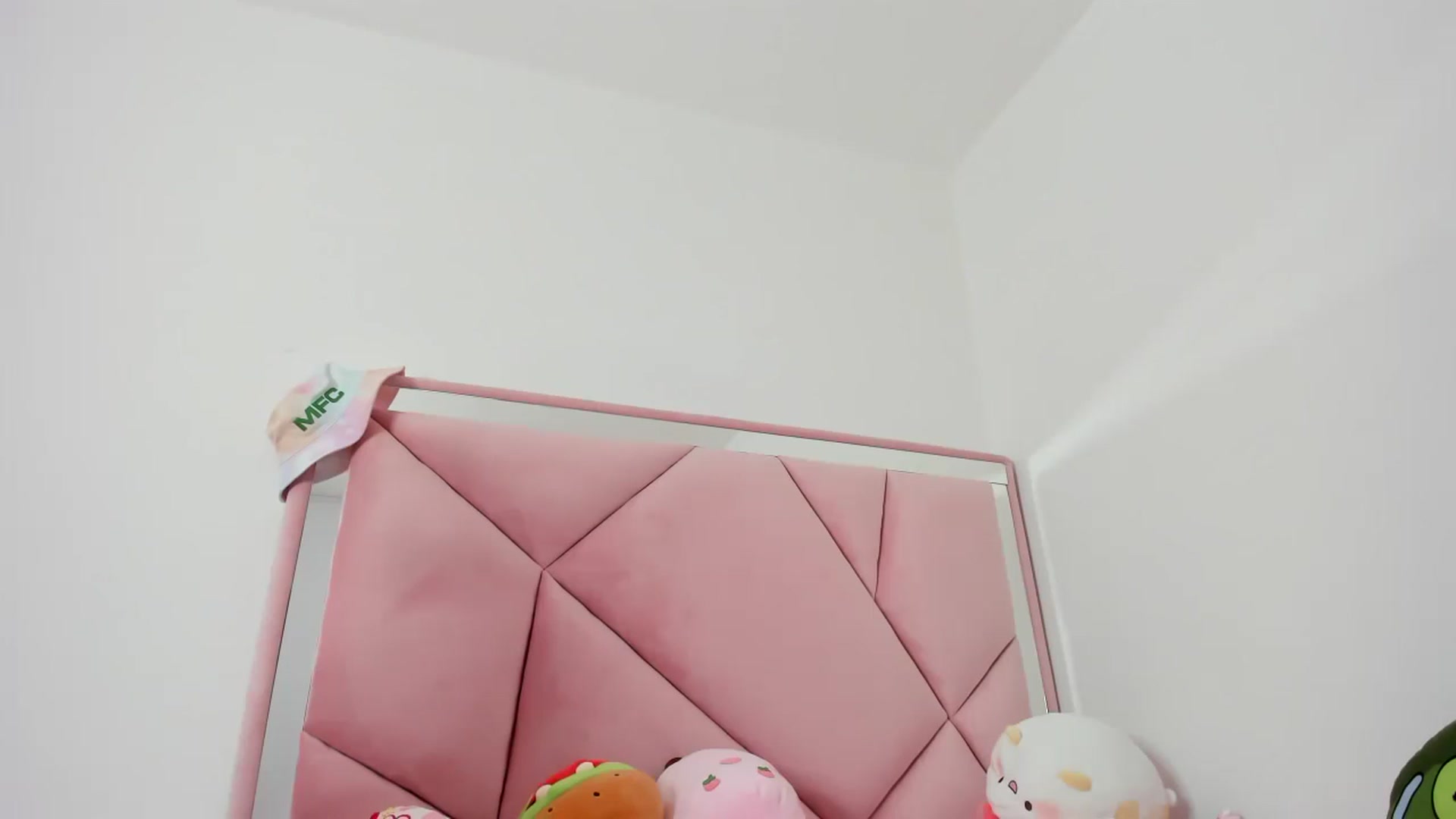 Gallery image thumbnail from Cherrycute666's myfreecams stream on, 12/26/2023, 09:03 image 20 of 20