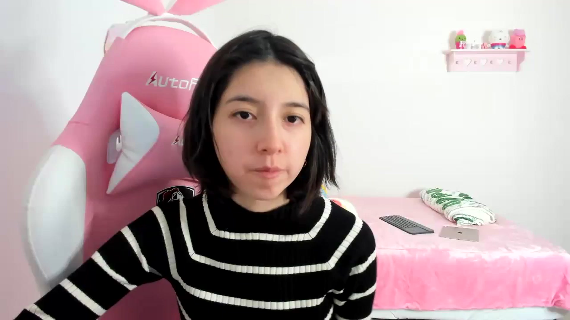 Gallery image thumbnail from Cherrycute666's myfreecams stream on, 01/03/2024, 24:16 image 17 of 20