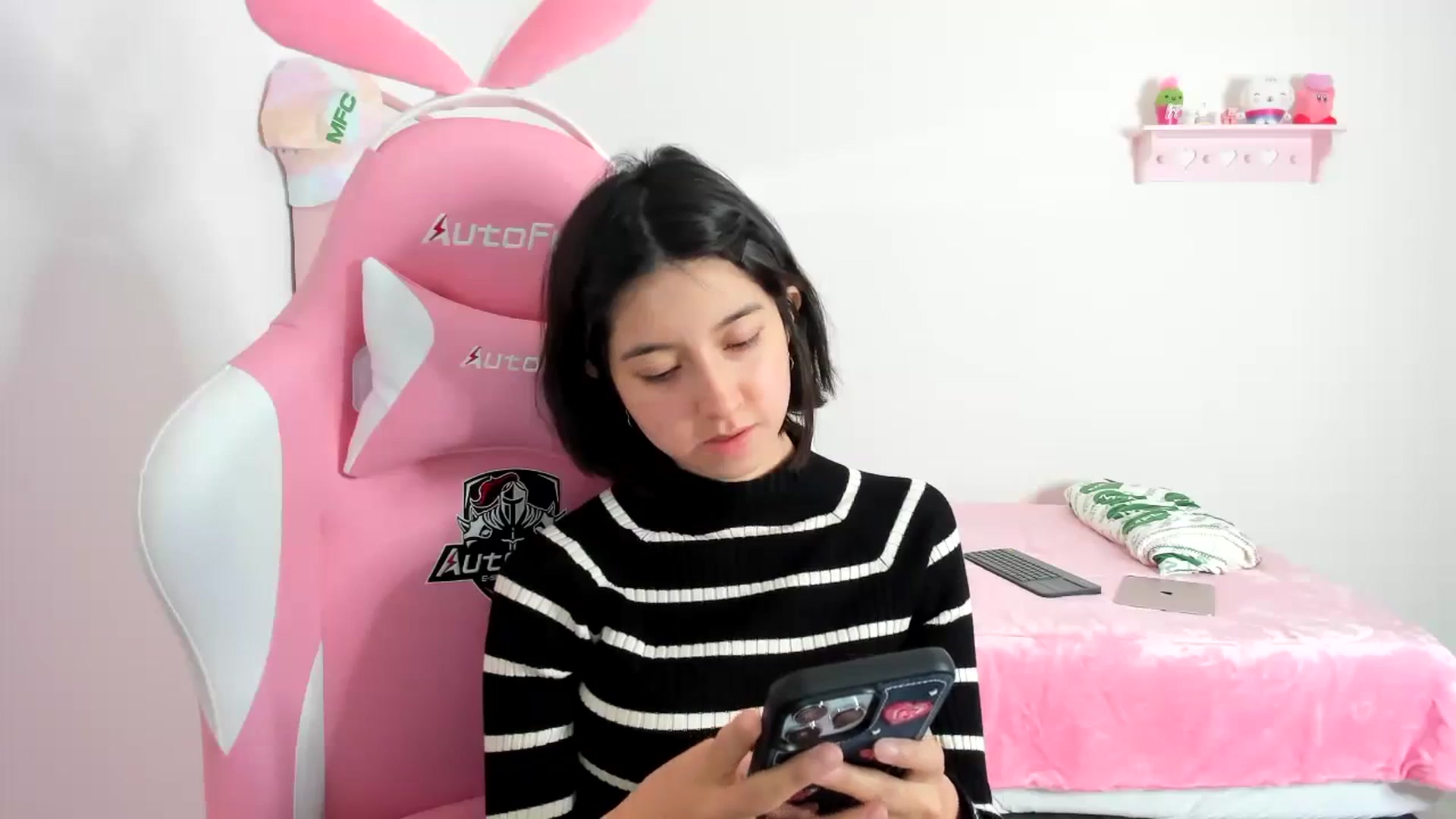 Gallery image thumbnail from Cherrycute666's myfreecams stream on, 01/03/2024, 24:16 image 20 of 20