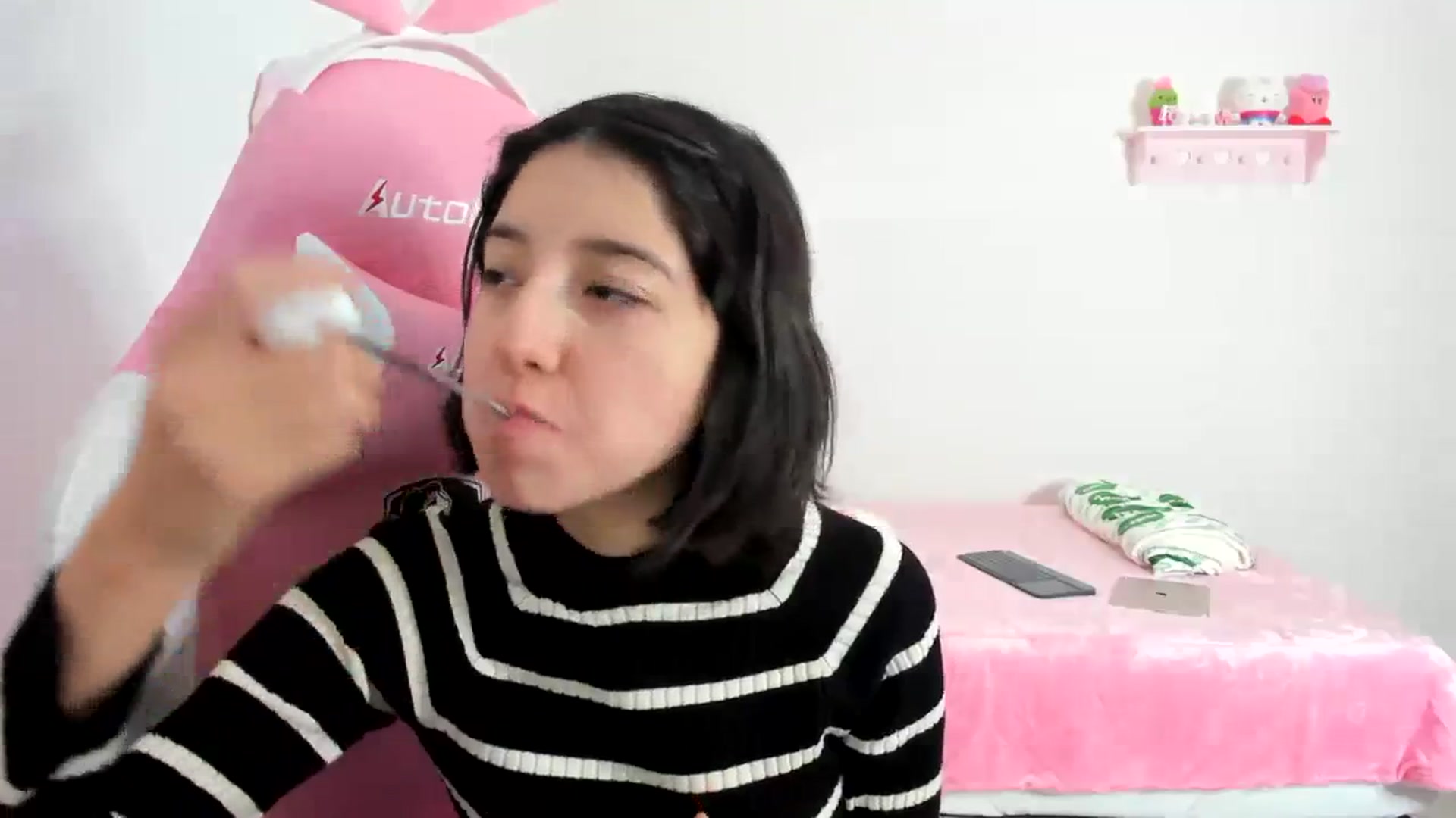 Gallery image thumbnail from Cherrycute666's myfreecams stream on, 01/03/2024, 24:16 image 15 of 20