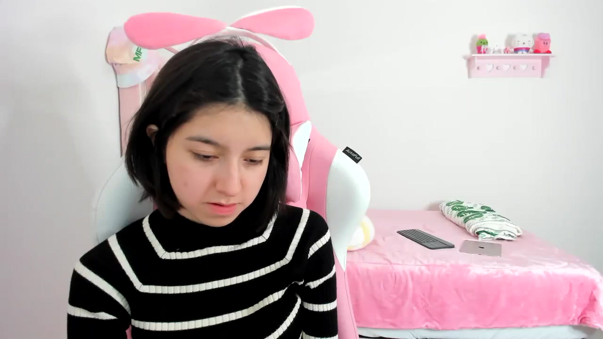 Gallery image thumbnail from Cherrycute666's myfreecams stream on, 01/03/2024, 24:16 image 11 of 20