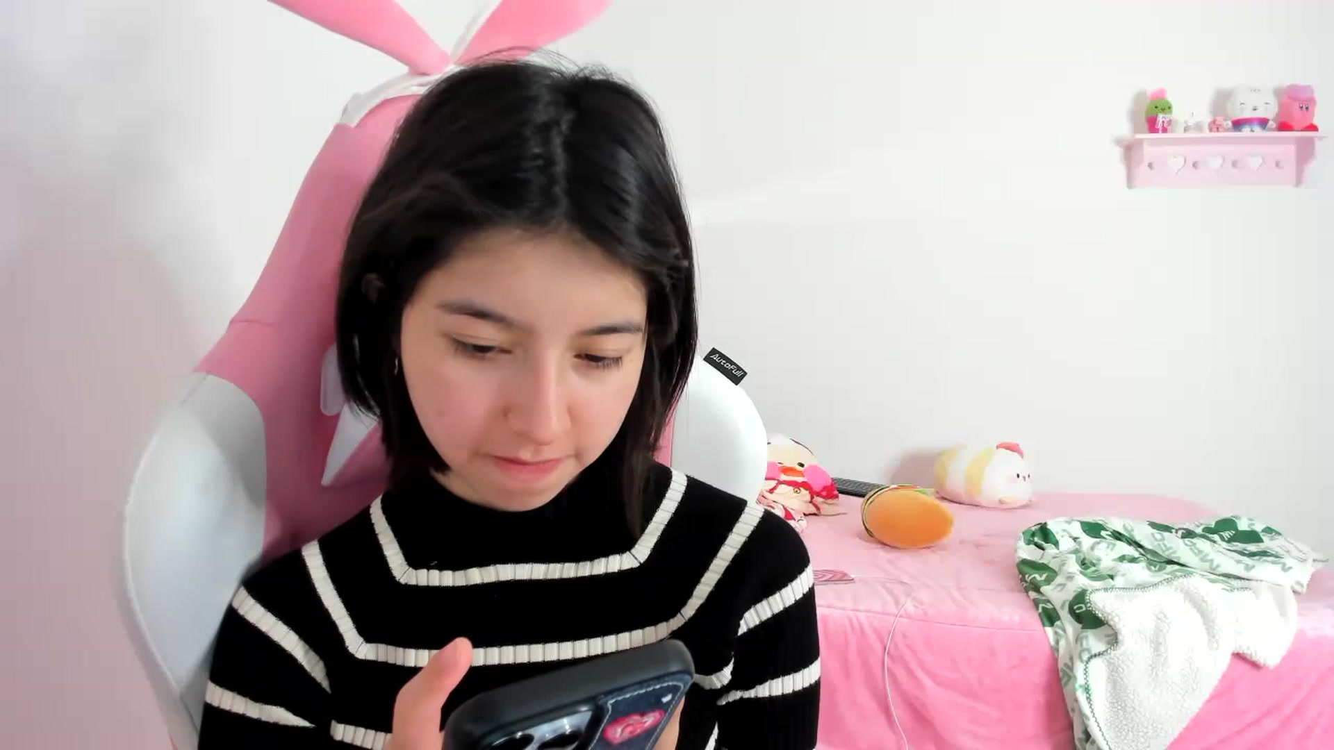 Gallery image thumbnail from Cherrycute666's myfreecams stream on, 01/03/2024, 07:52 image 7 of 20