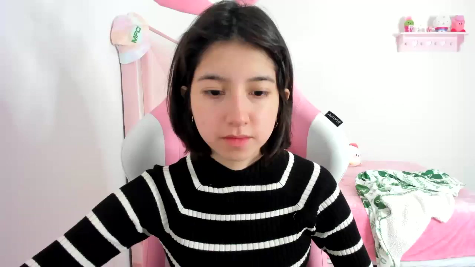 Gallery image thumbnail from Cherrycute666's myfreecams stream on, 01/03/2024, 07:52 image 13 of 20