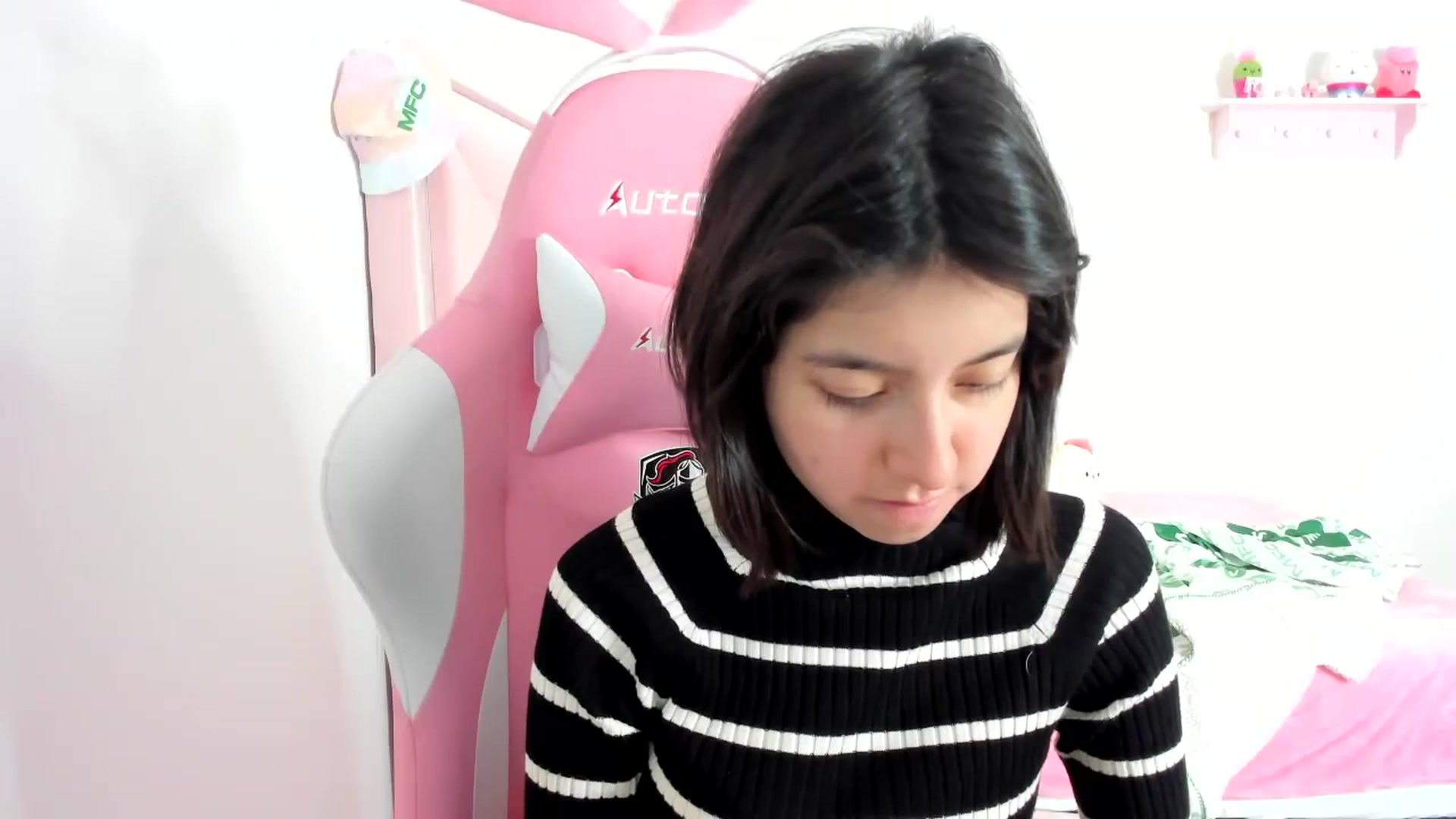 Gallery image thumbnail from Cherrycute666's myfreecams stream on, 01/03/2024, 07:52 image 17 of 20