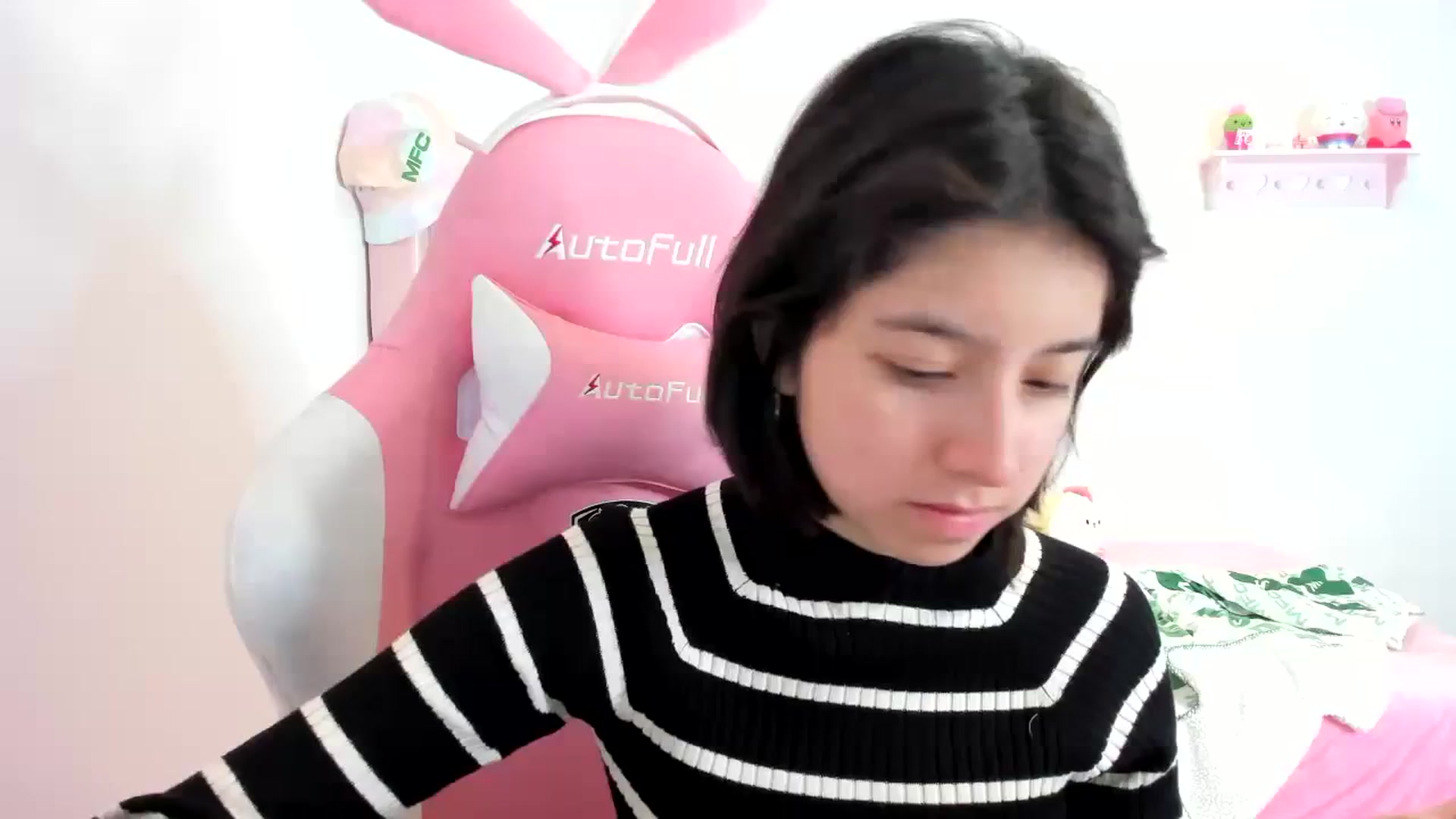 Gallery image thumbnail from Cherrycute666's myfreecams stream on, 01/03/2024, 07:52 image 1 of 20
