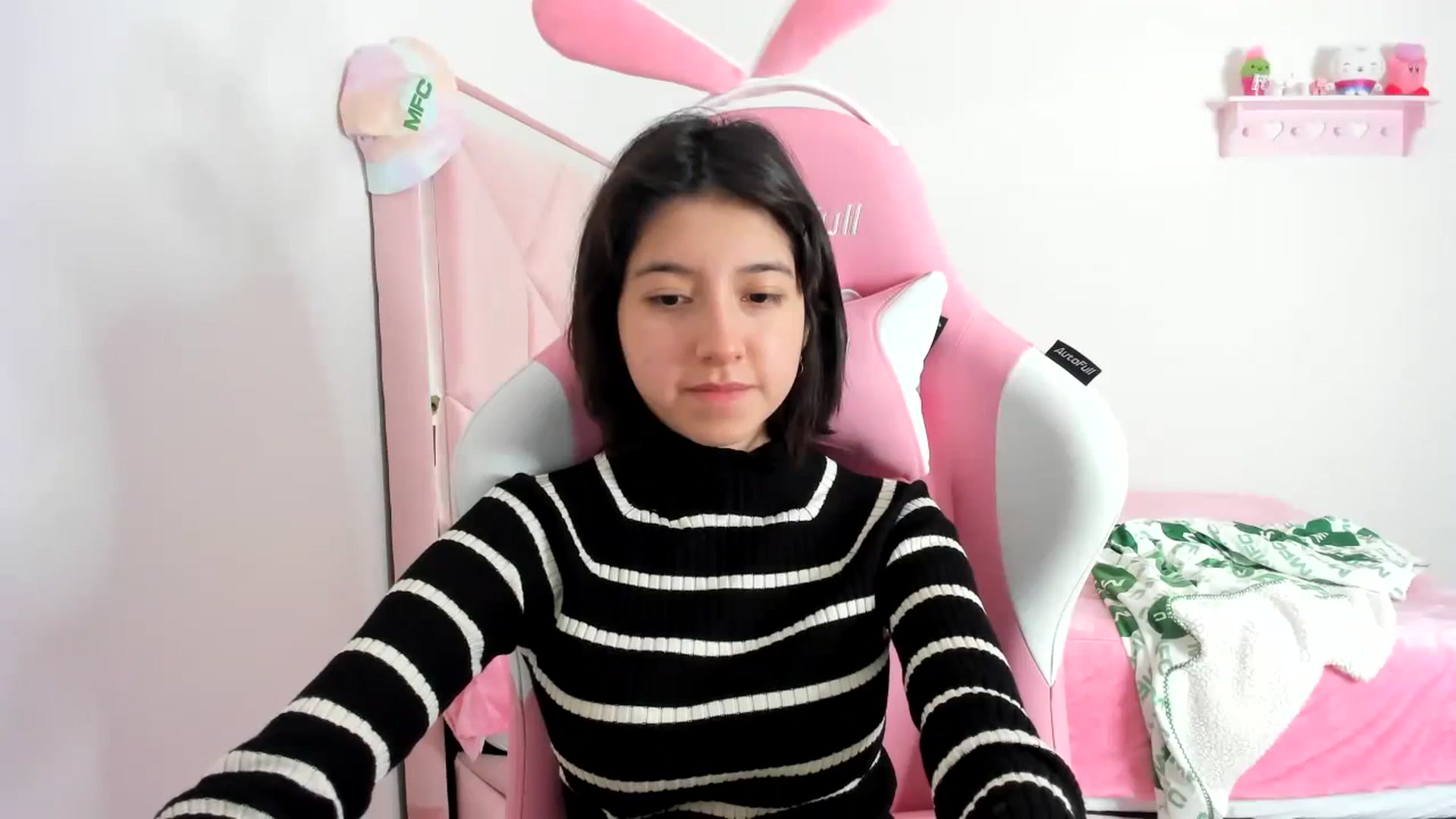 Gallery image thumbnail from Cherrycute666's myfreecams stream on, 01/03/2024, 07:52 image 18 of 20
